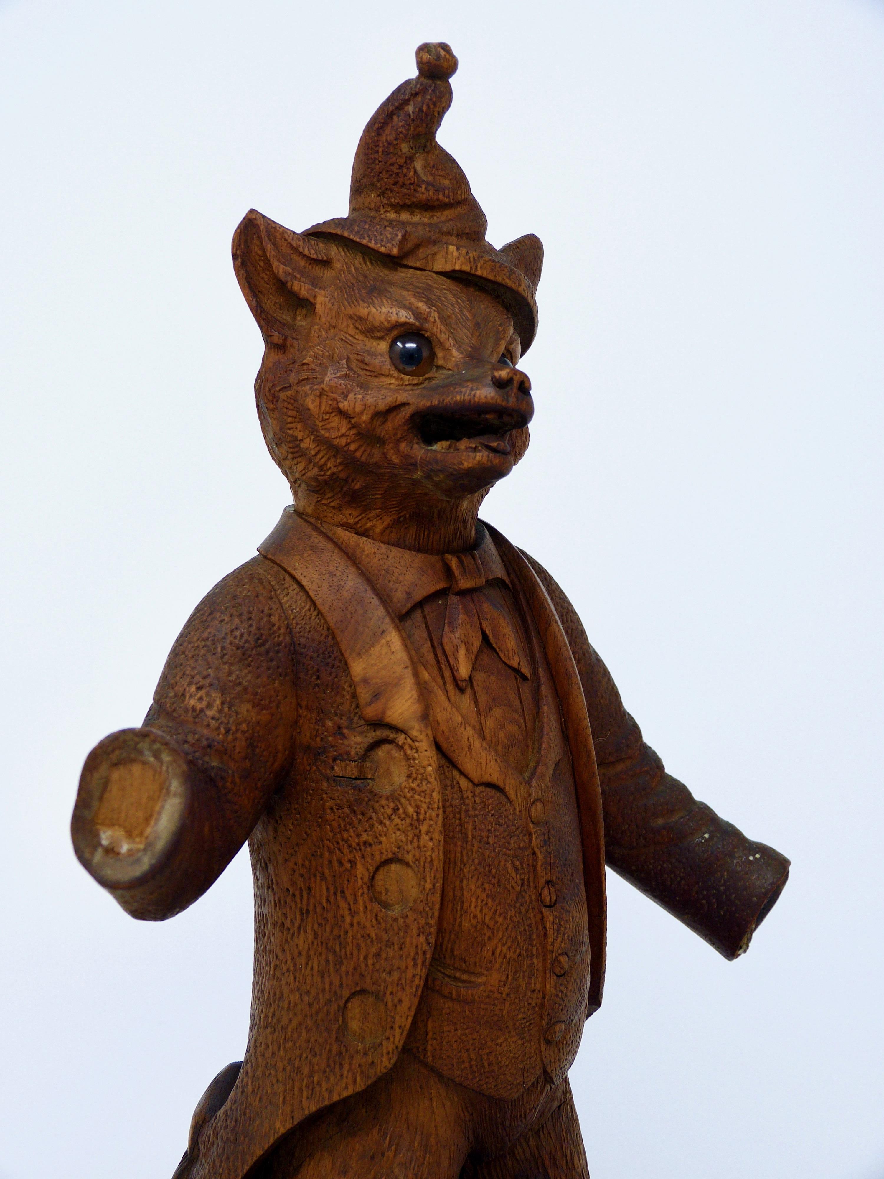 20th Century Antique Black Forest Carved Wood Fox Cigar Holder Swiss Made, circa 1900 For Sale