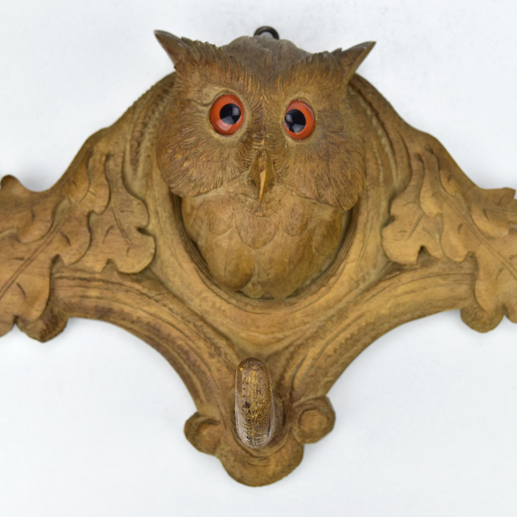 Late 19th Century Antique Black Forest Carved Wood Owl Wardrobe Coat Rack Brienz Hunting Lodge