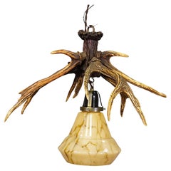 Antica lampada da soffitto Black Forest con corna di cervo del 1920