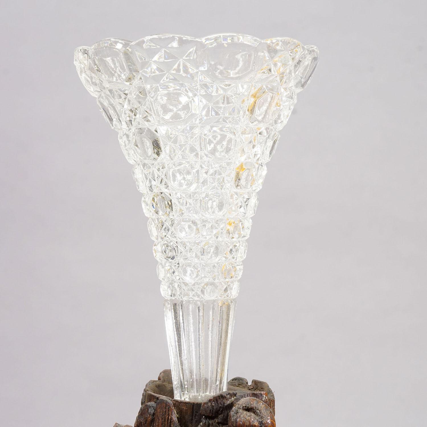 Antique Black Forest Clock Set with Carved Hunting Motifs, ca. 1900 For Sale 4