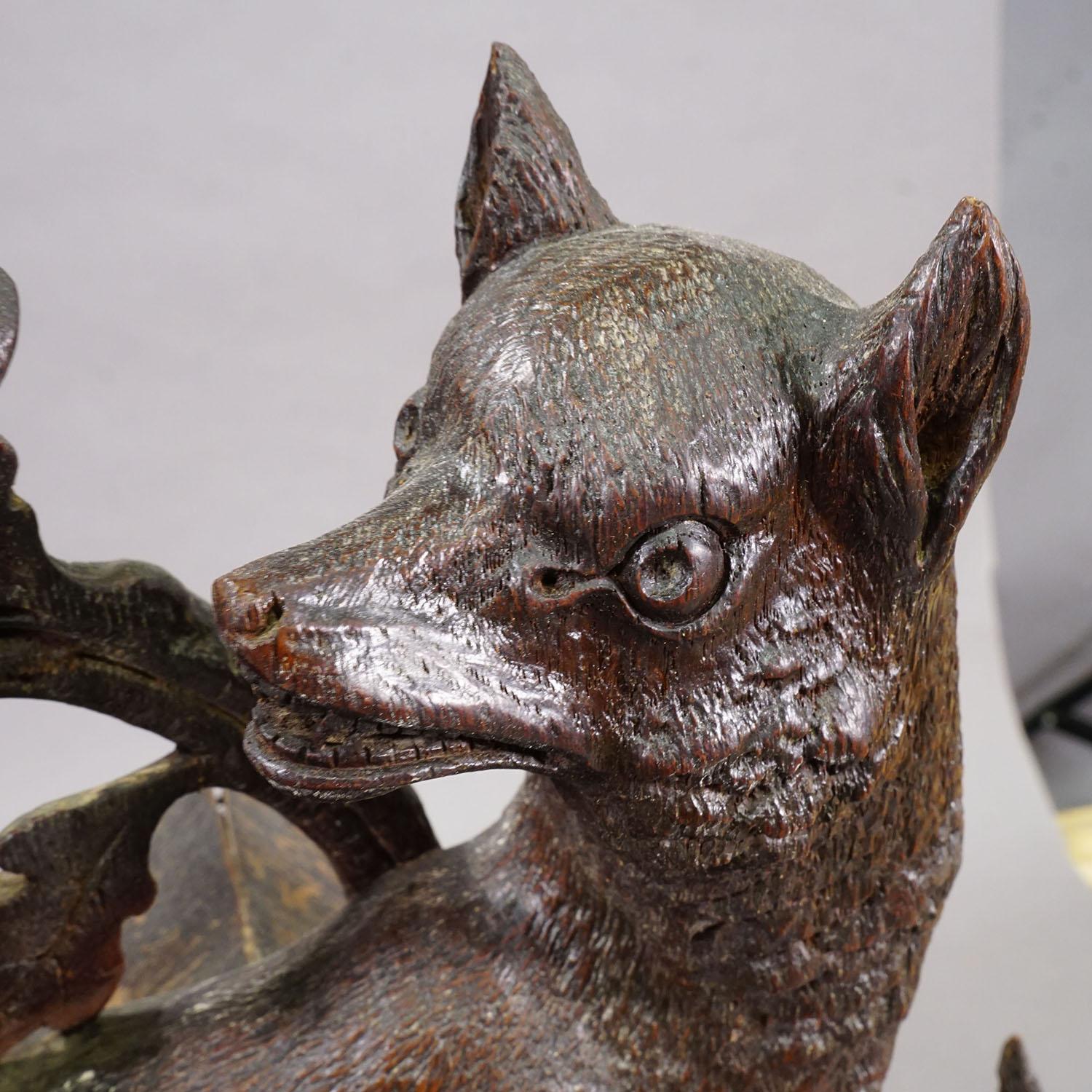 Early 20th Century Antique Black Forest Clock Set with Carved Hunting Motifs, ca. 1900 For Sale