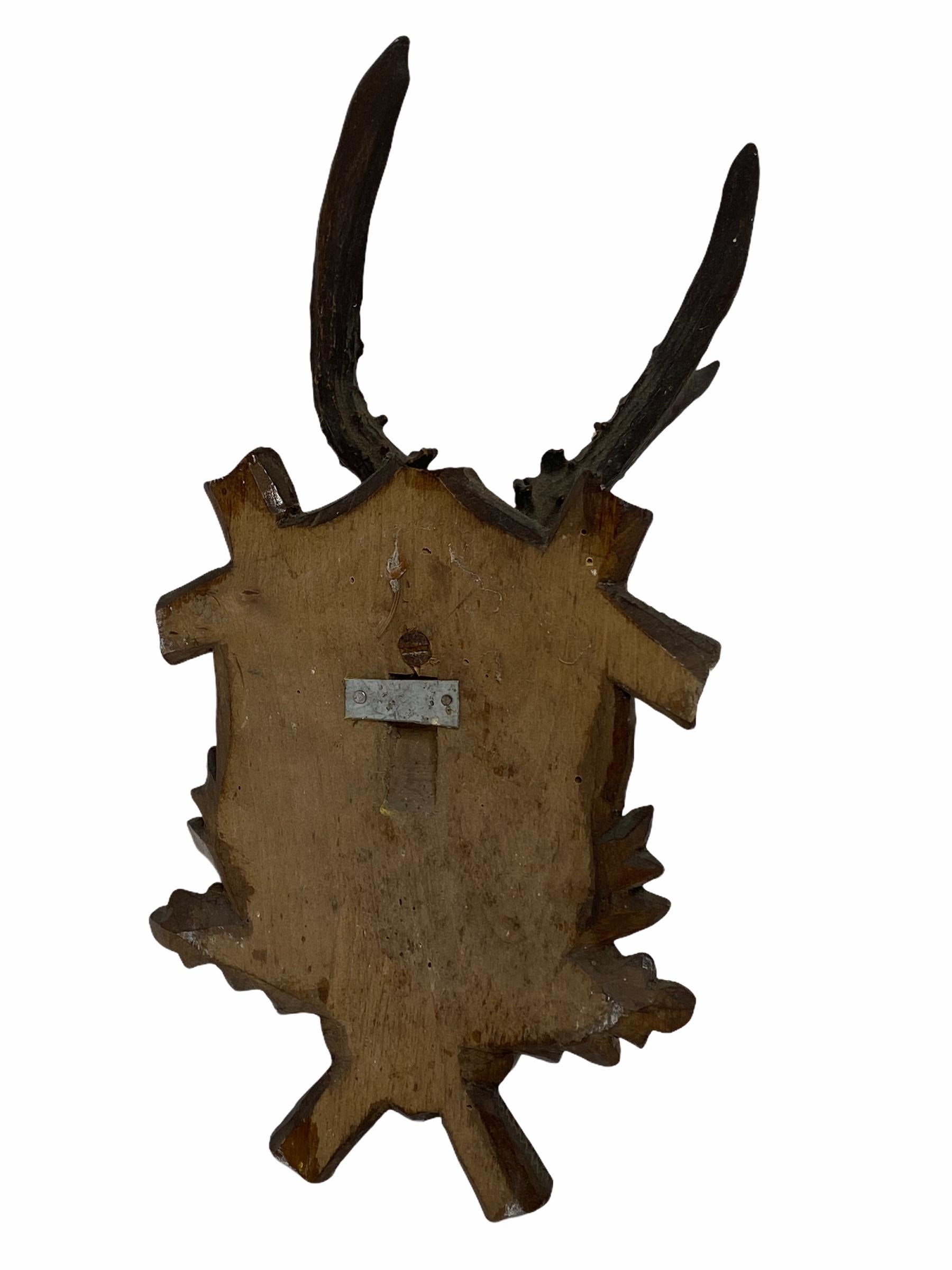 Hand-Carved Antique Black Forest Deer Antler Trophy on Wood Carved Plaque, Austria, 1890s