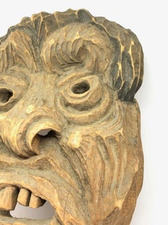 Antica maschera in legno intagliato di gnomo nano alpino della Black Forest Folk Art, anni '30