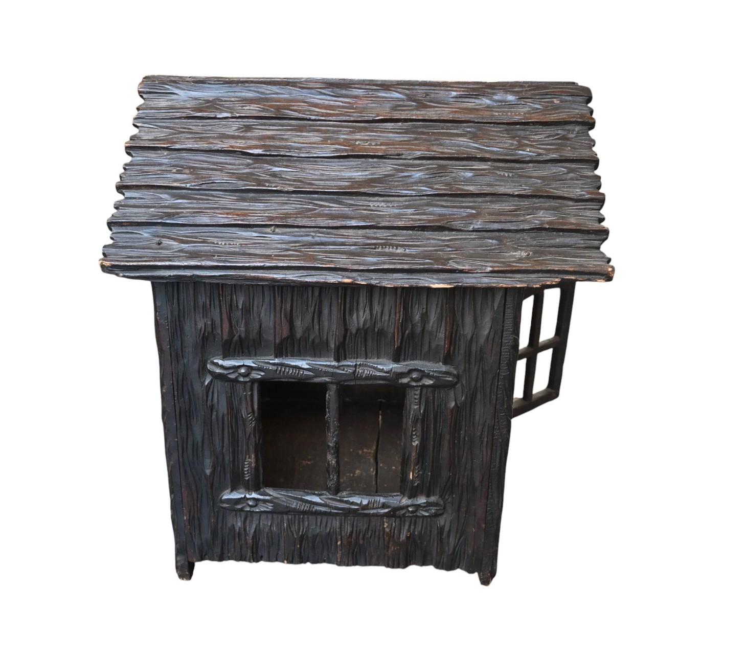 Artisanat The Black Forest Antiques Maison d'intérieur en bois sculpté à la main, vers 1880-1910 en vente