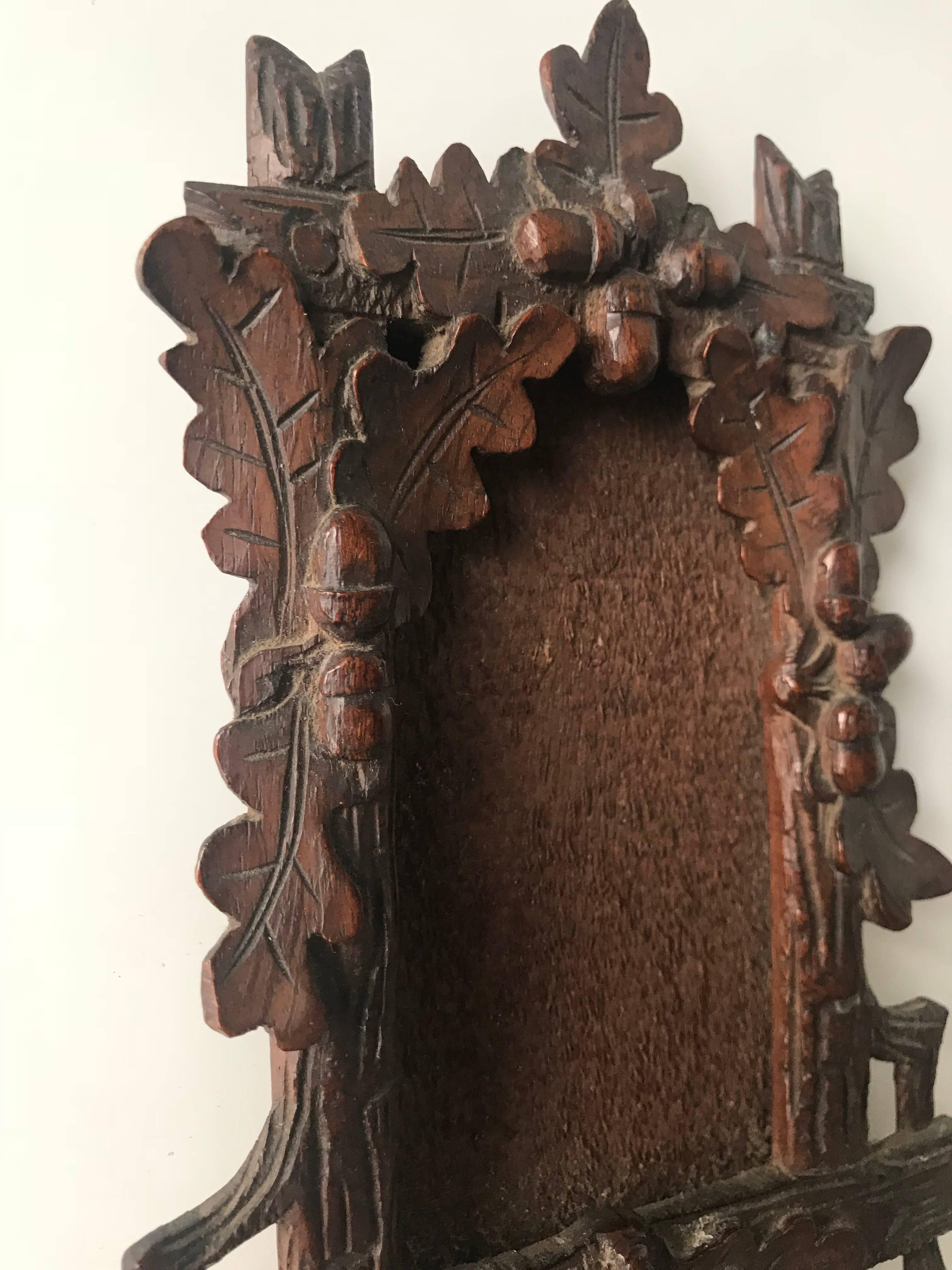 Antique Black Forest Hand-Carved Wooden Miniature Table Picture Frame or Easel In Excellent Condition In Lisse, NL