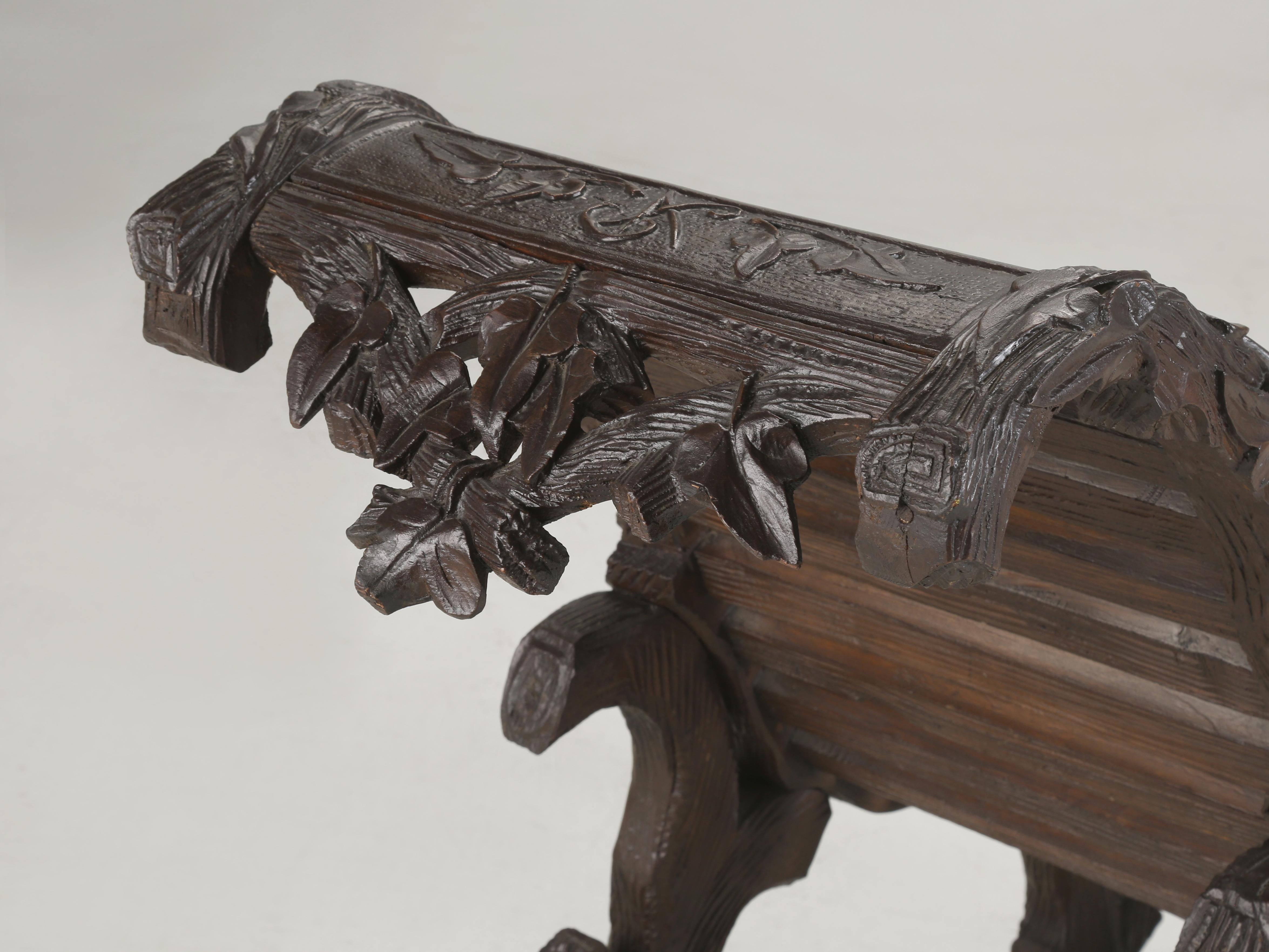 Ancienne chaise longue Black Forest de Suisse Part One d'une importante Collectional Bon état - En vente à Chicago, IL