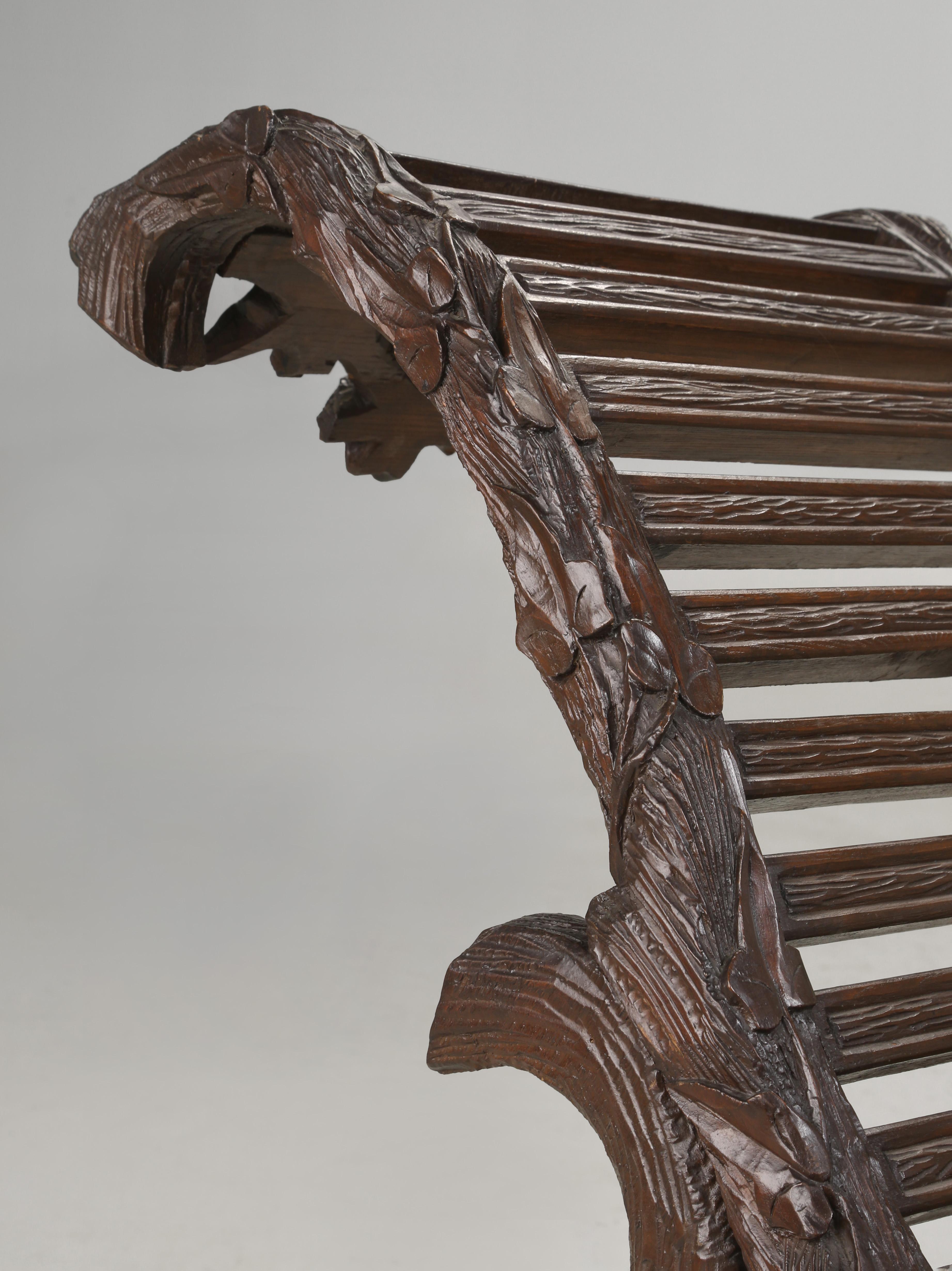 Ancienne chaise longue Black Forest de Suisse Part One d'une importante Collectional en vente 2