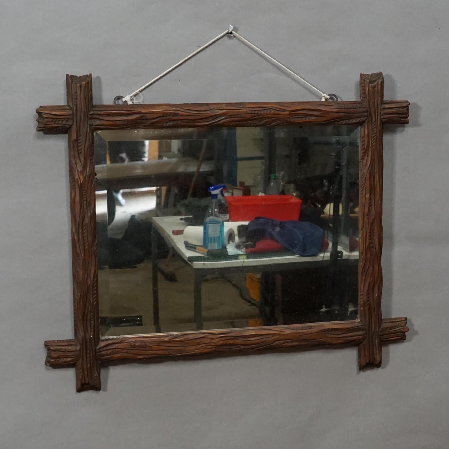 Miroir de forêt noire antique avec cadre sculpté rustique en vente 1