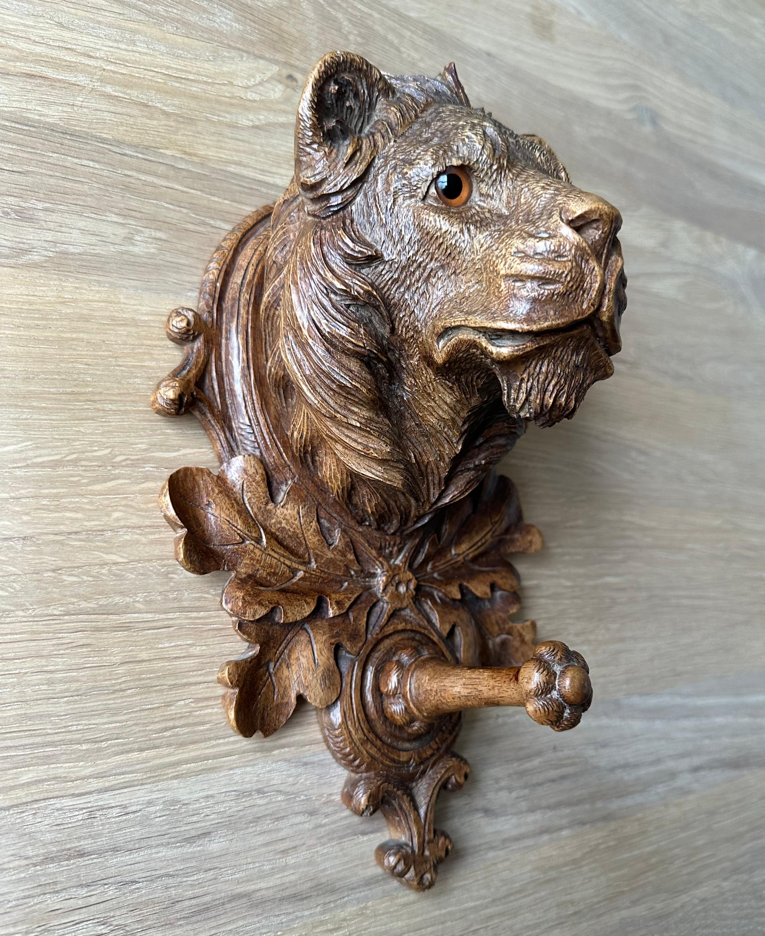 Antique Black Forest Wall Coat Rack with Carved Nutwood Lion Sculpture and Hook 10