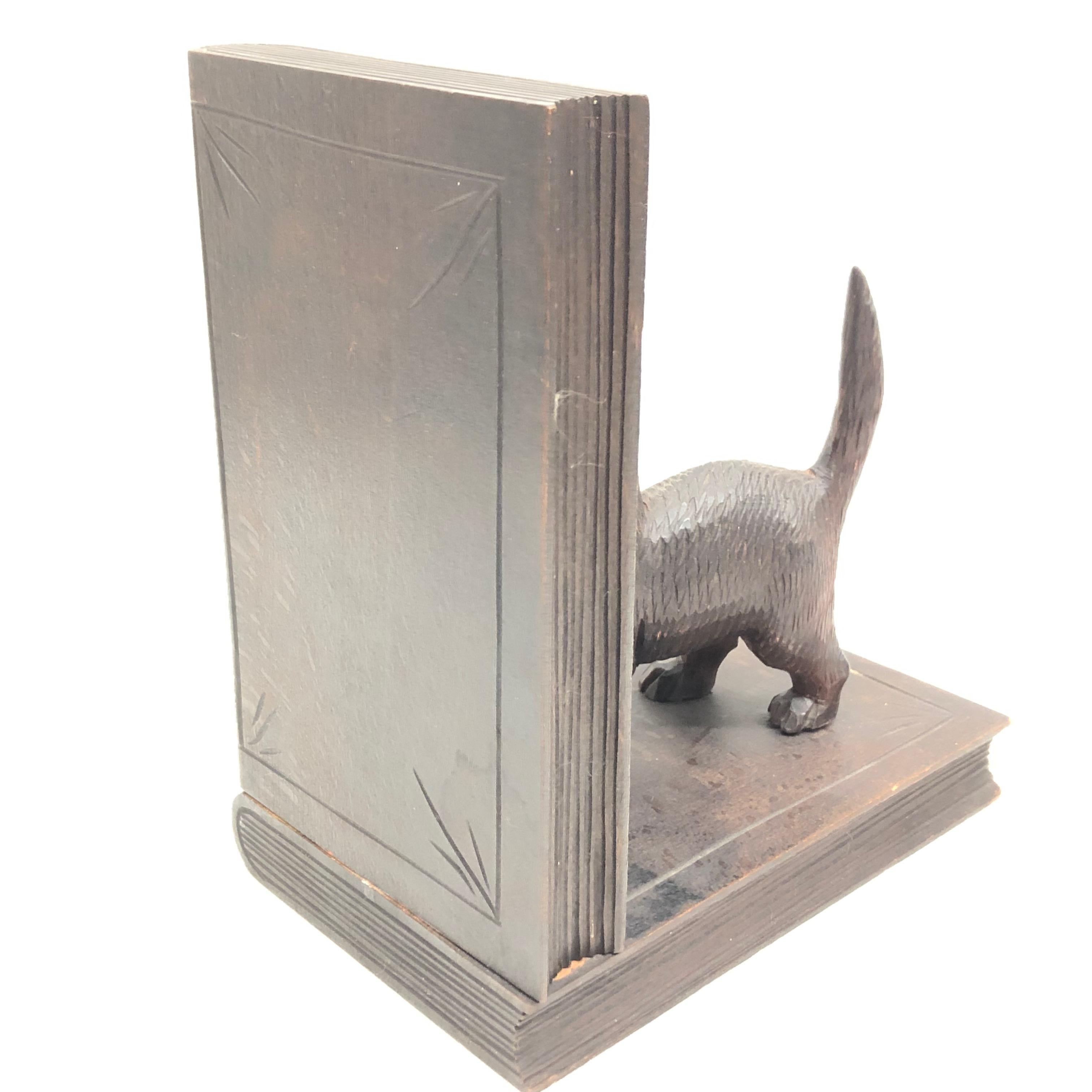 Antique Black Forest Wood Carved Cat and Dog Bookends, 1900s 1