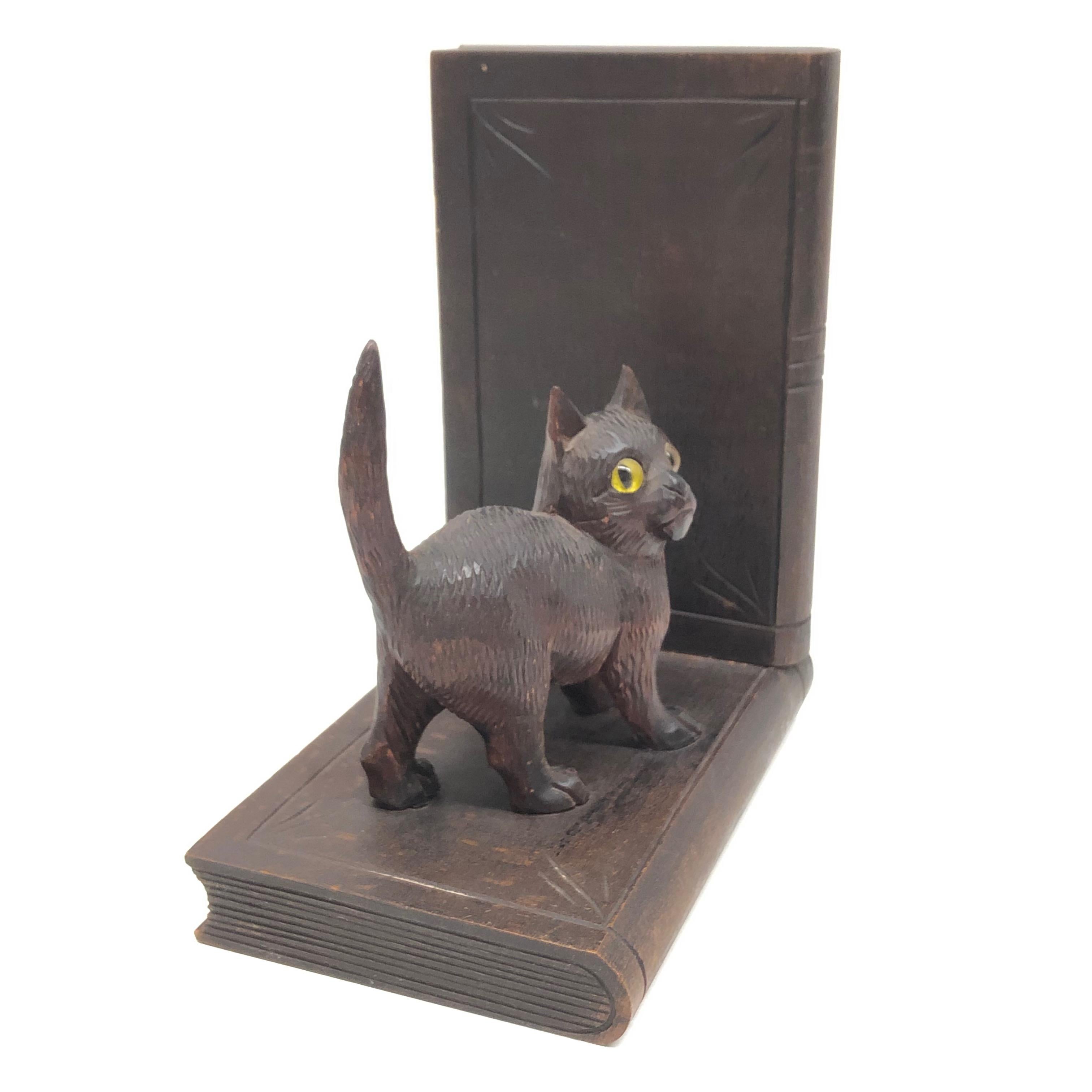 Antique Black Forest Wood Carved Cat and Dog Bookends, 1900s 2