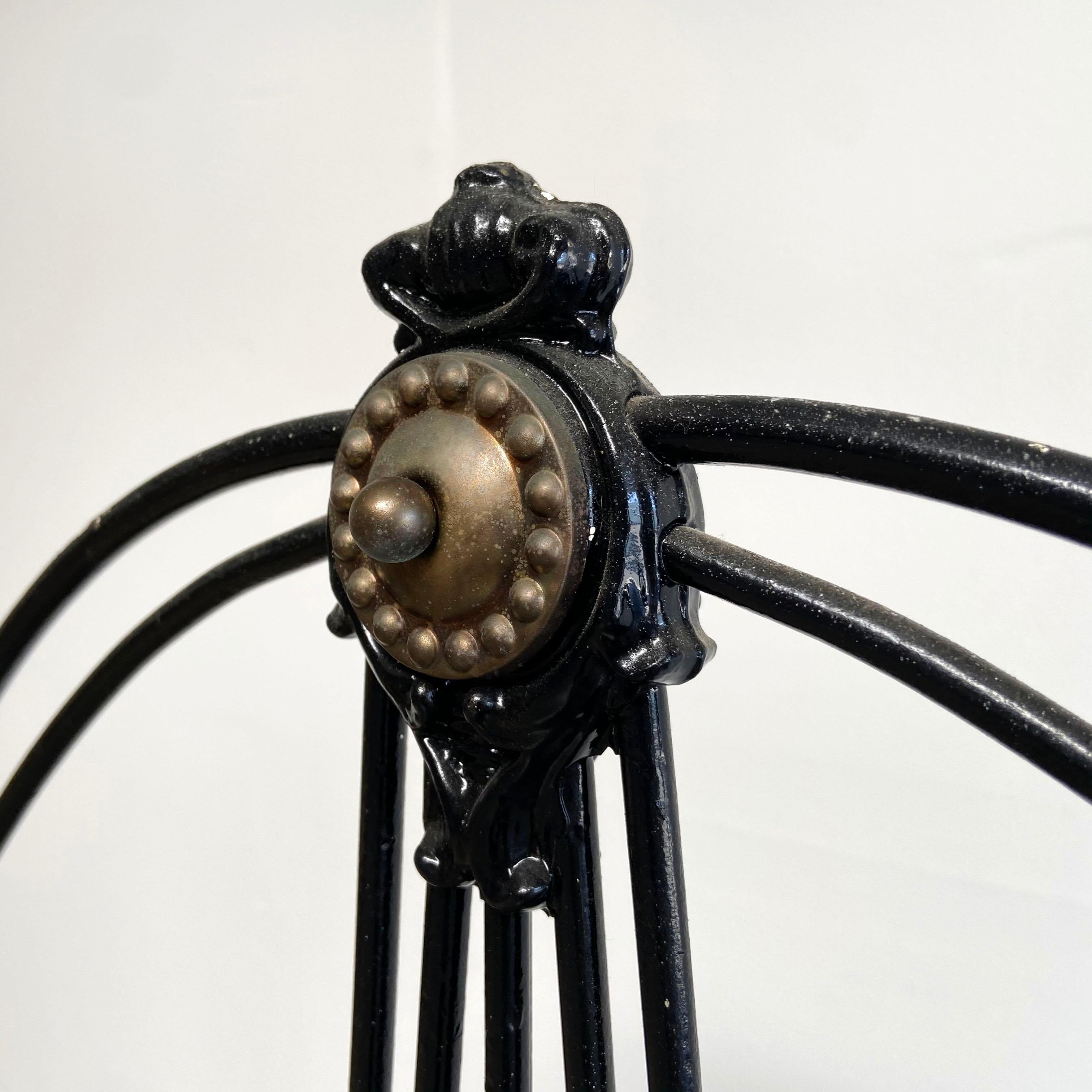 antique iron bed styles