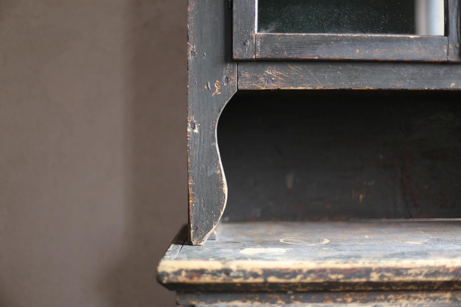 Antico mobile in vetro nero proveniente dalla Francia del 19° secolo in vendita 3