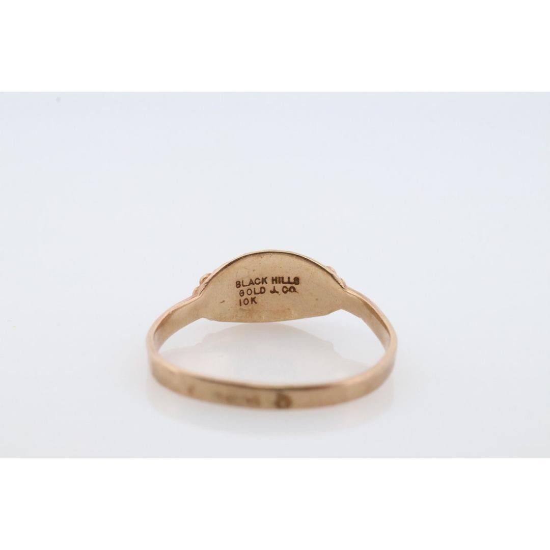 Antique Black Hills Gold ring. 10k Black Hill TAG Band. Black Hills Gold BAND In Good Condition For Sale In Port Charlotte, FL