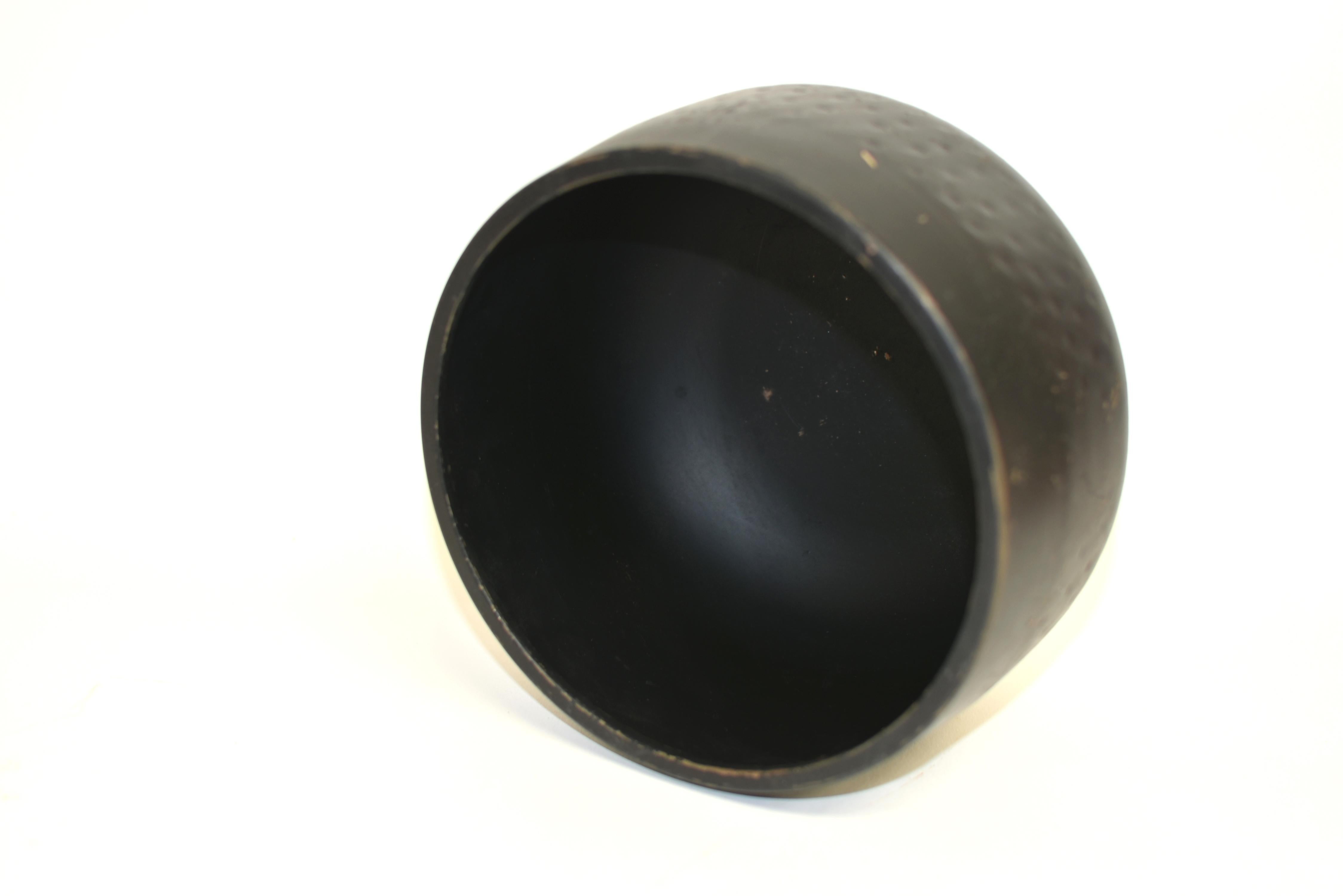 Antique Black Japanese Singing Bowl F Tone For Sale 7