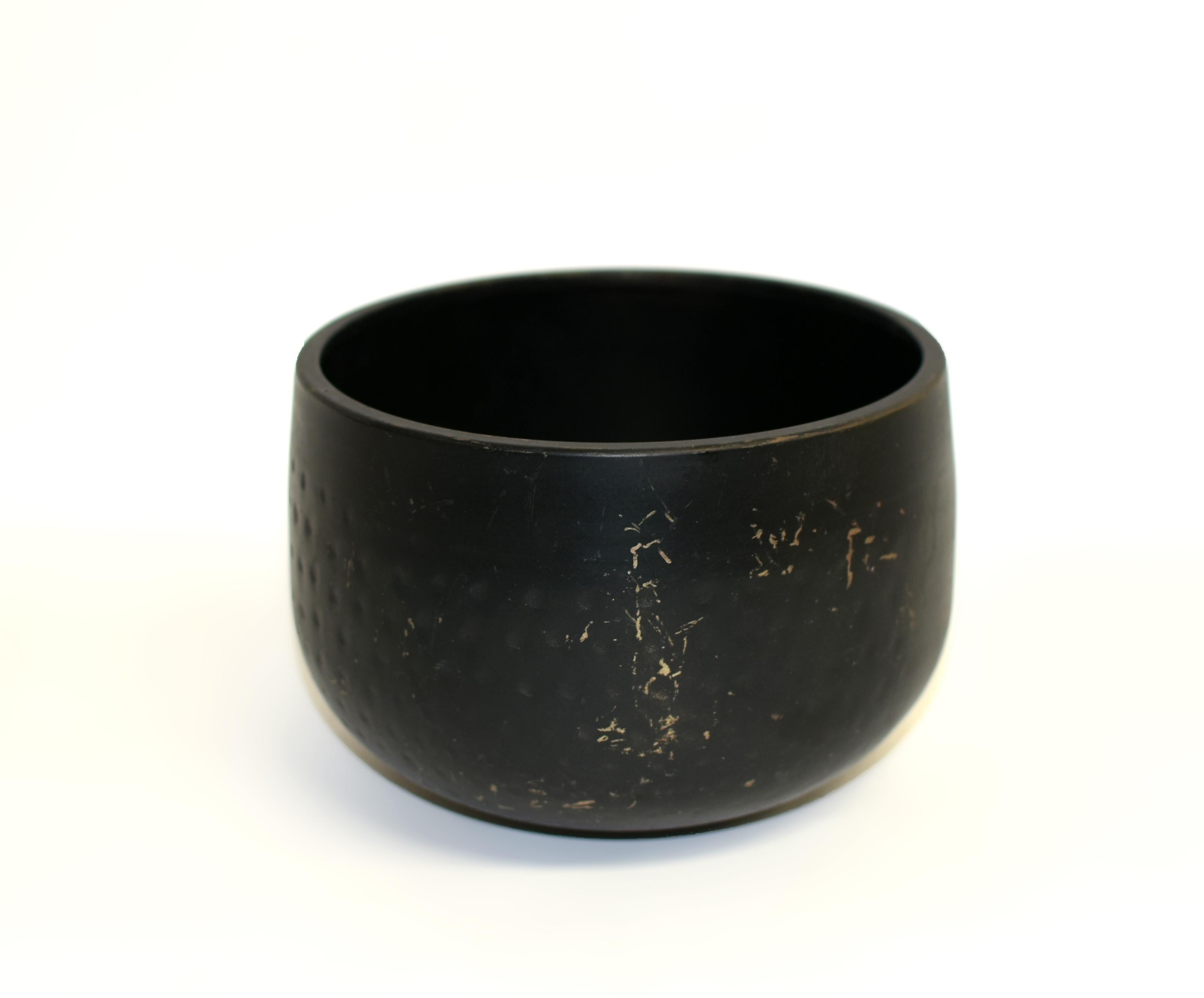 Antique Black Japanese Singing Bowl F Tone In Good Condition For Sale In Somis, CA