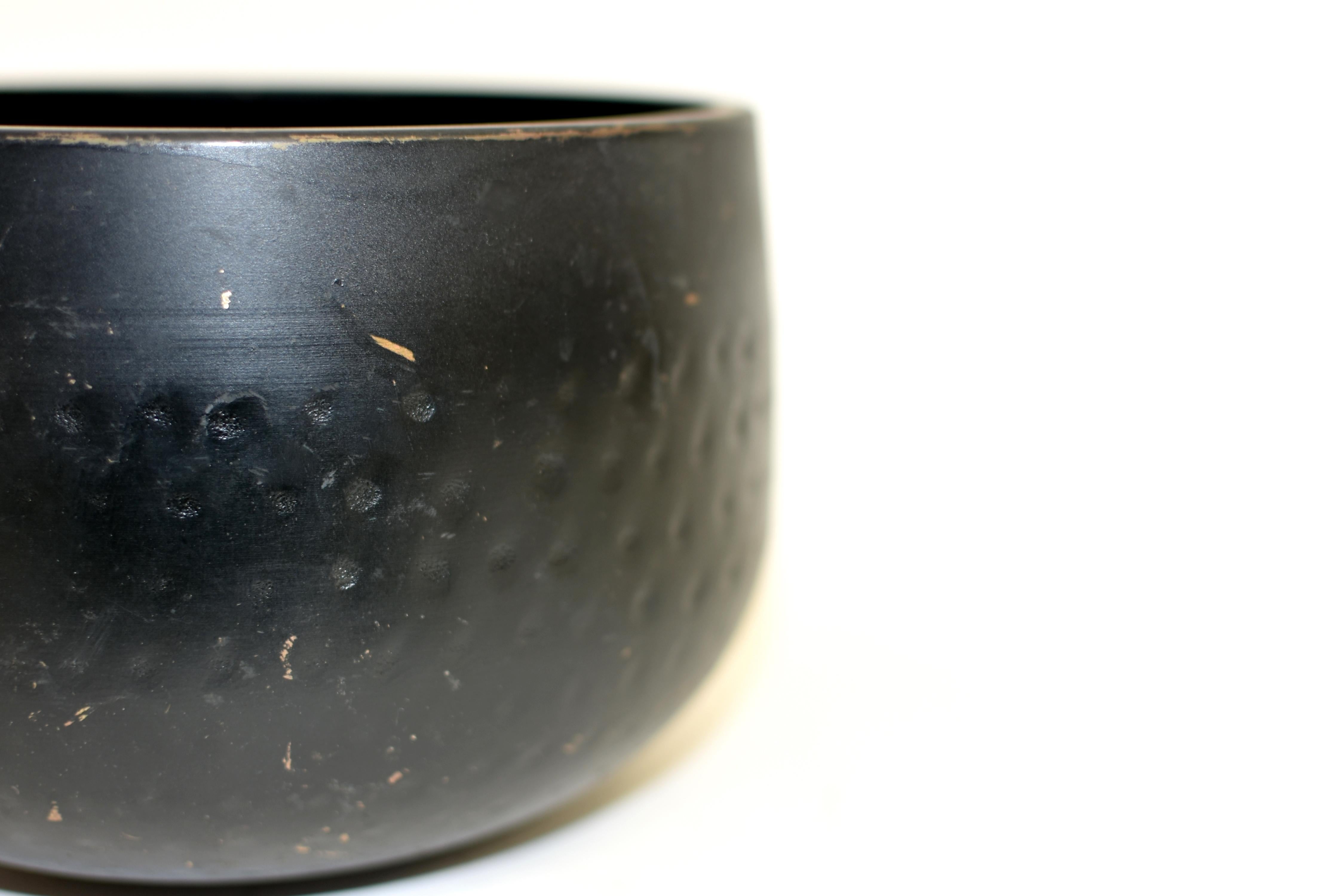 Antique Black Japanese Singing Bowl F Tone For Sale 3