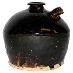 Acetiera antica laccata nera con germoglio