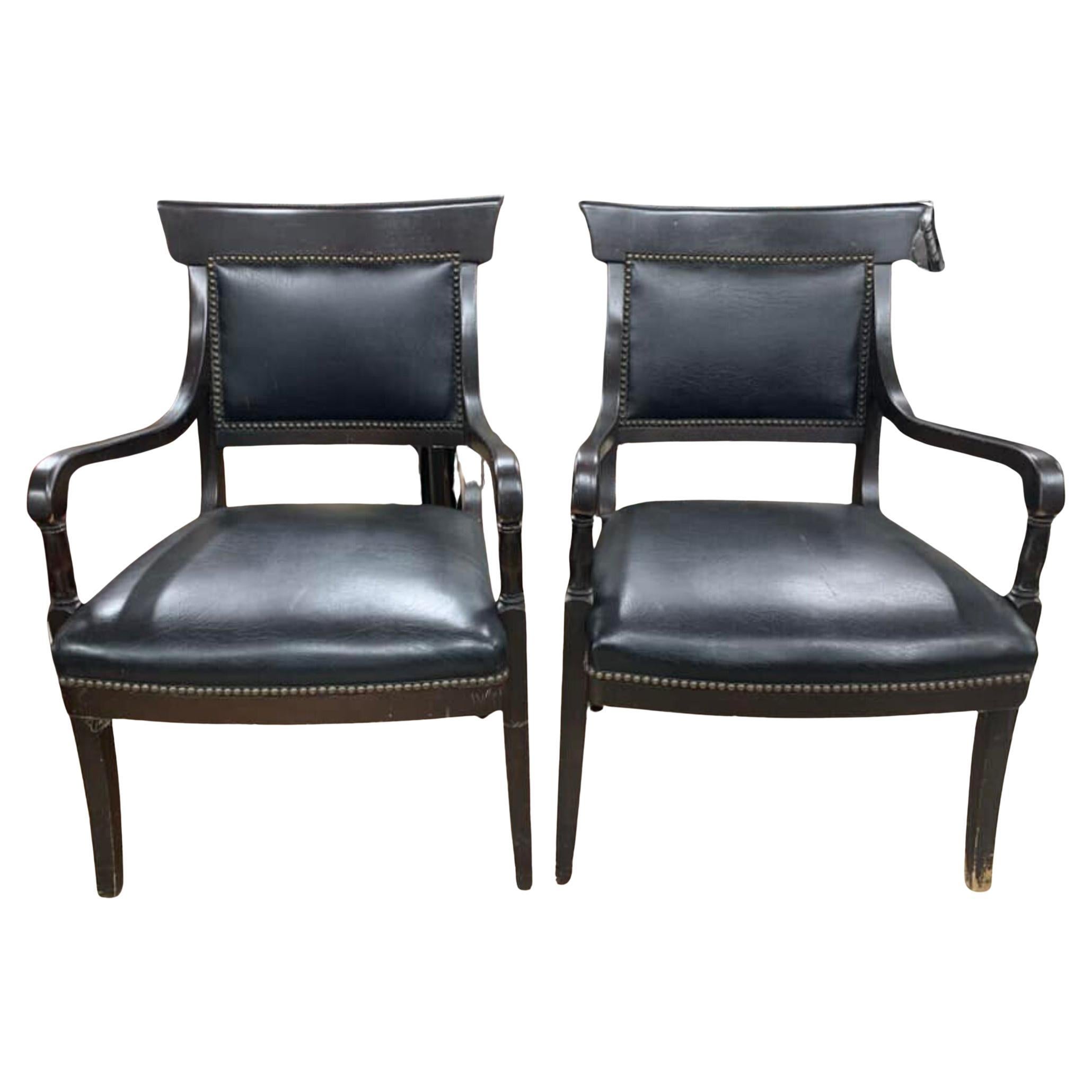 Poltrone antiche in pelle nera, tonalità Wood scuro, Fauteuils, coppia, set di 2! in vendita