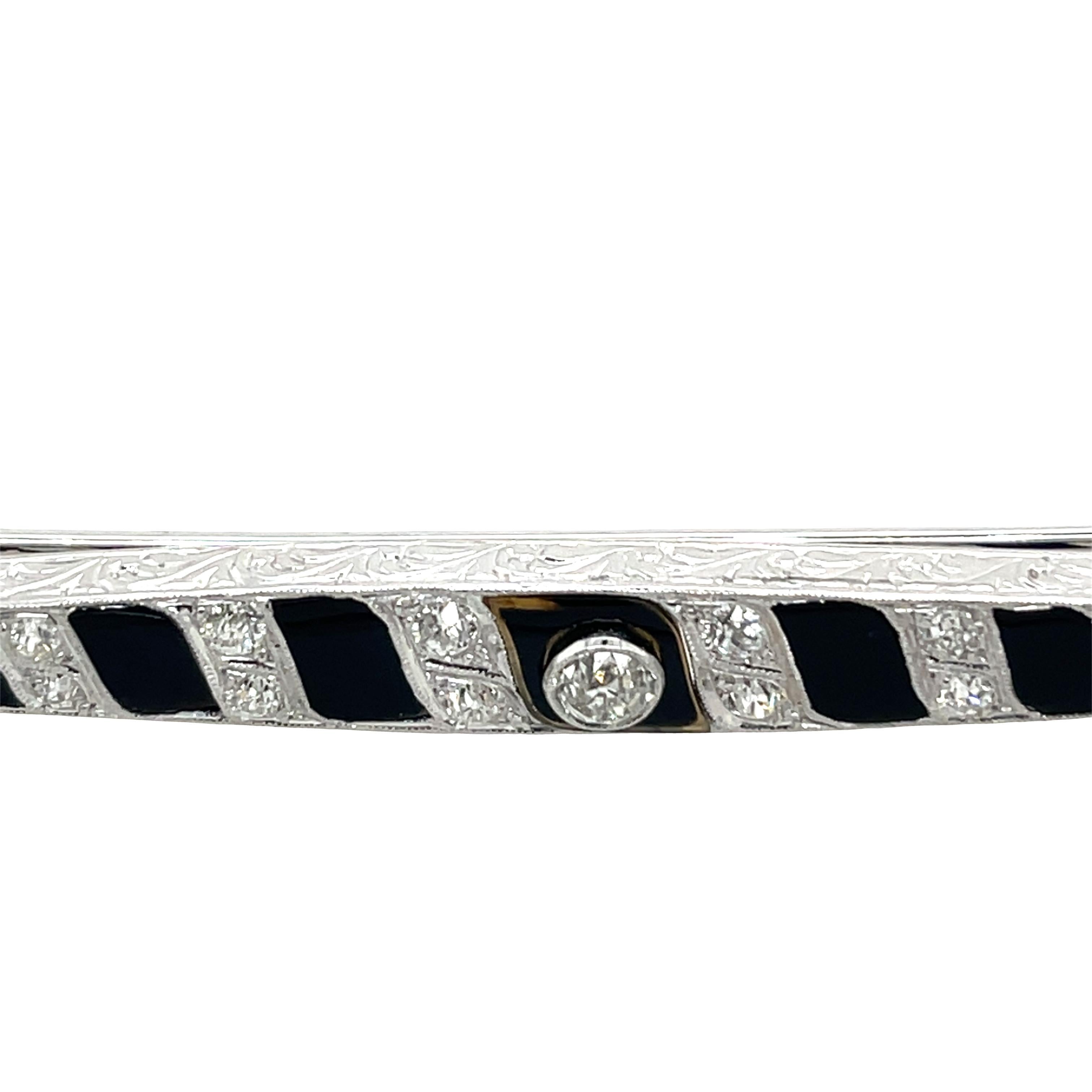 Spilla antica in platino con onice nero e diamanti in vendita 1