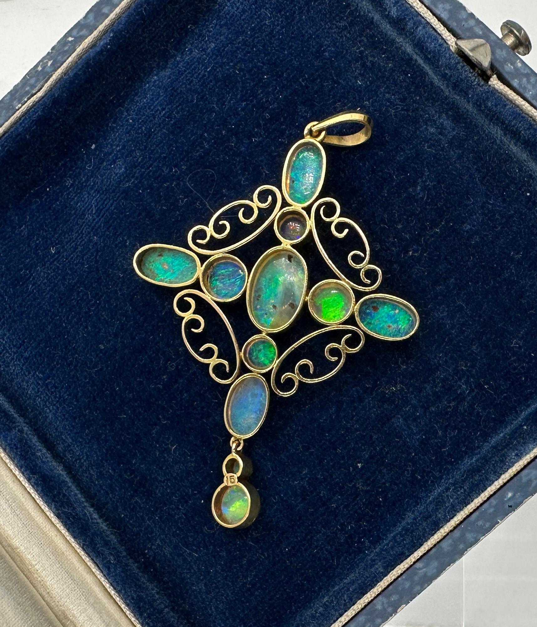 Colgante Antiguo Ópalo Negro Oro Amarillo 18 Kilates Antiguo Art Decó Victoriano en venta 2