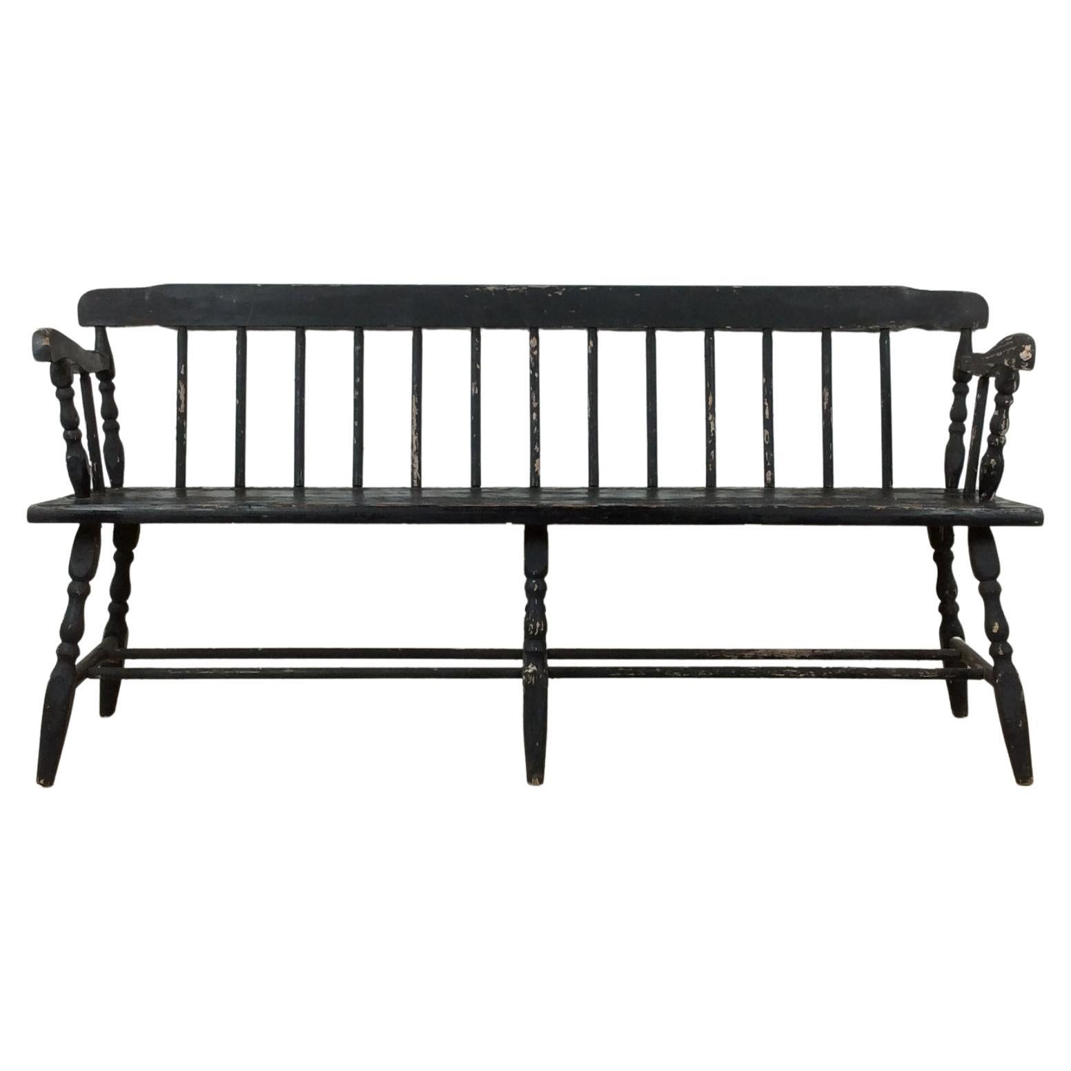 Banco de diácono antiguo pintado de negro en venta