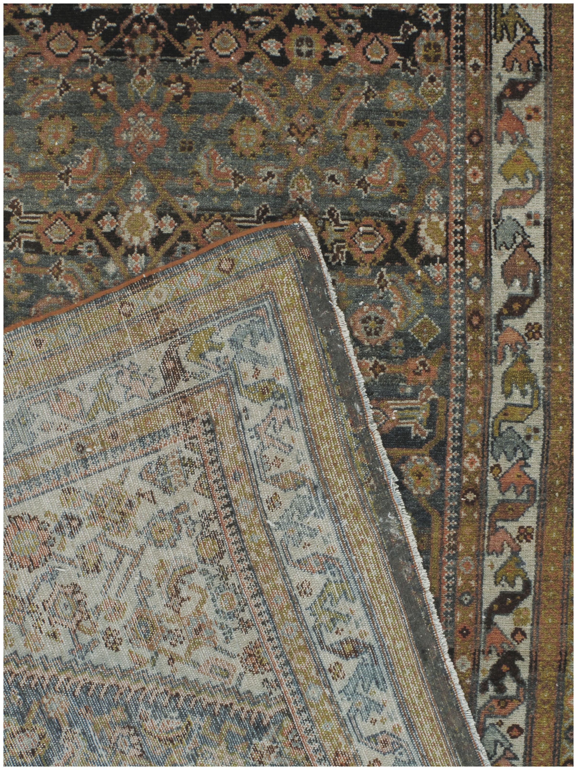 Antiker schwarzer persischer Malayer-Teppich-Läufer, 6'2 x 24'8 im Angebot 2