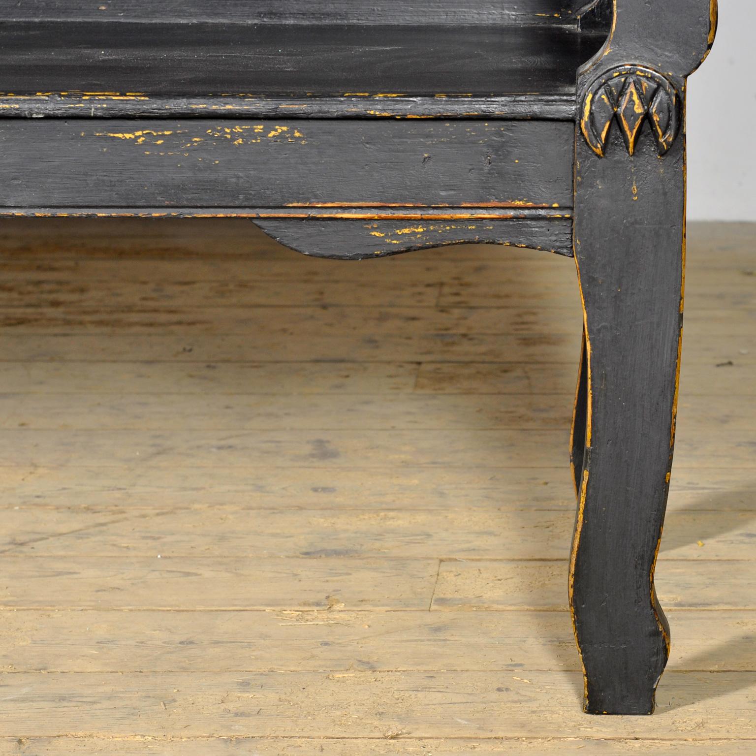 Banc ancien en pin noir, années 1900 en vente 3