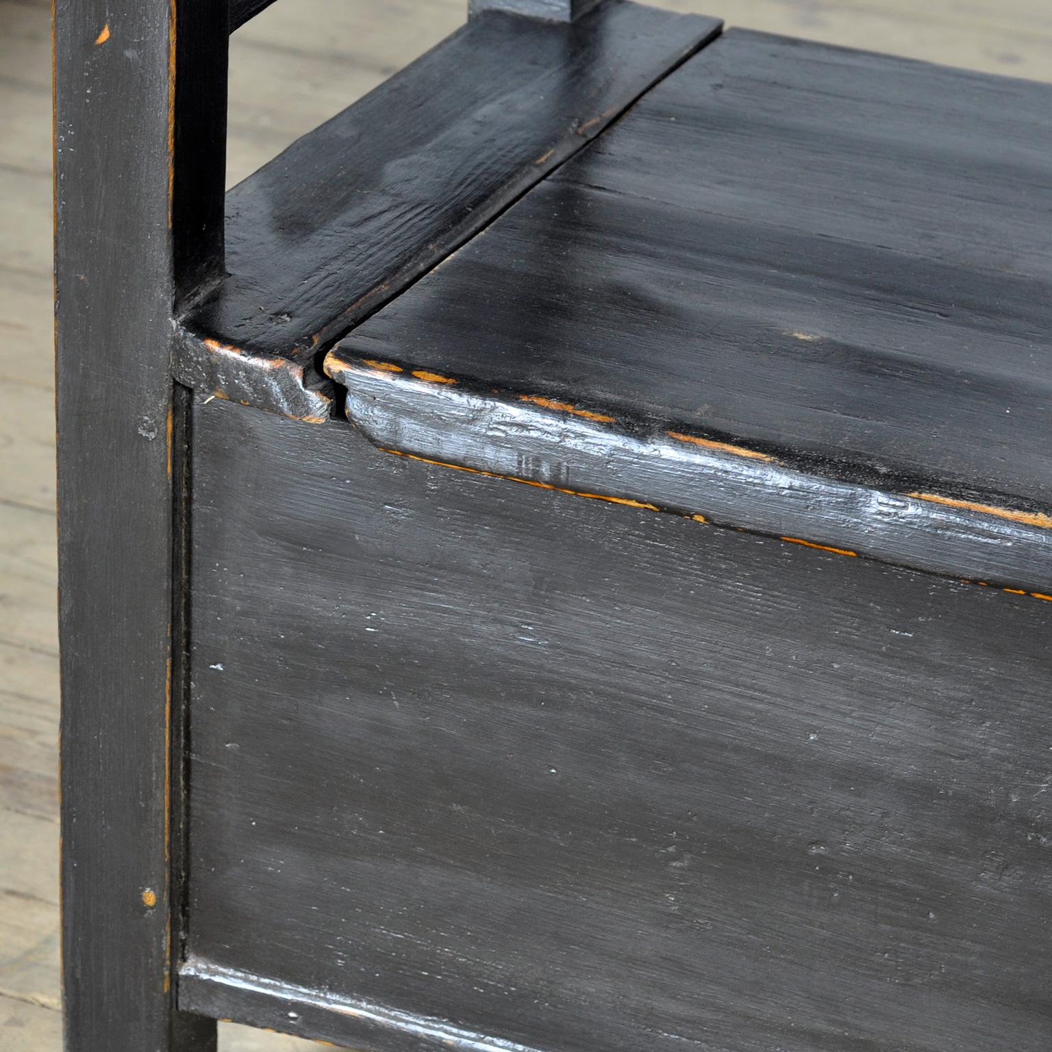 Banc ancien en pin noir, années 1900 en vente 3