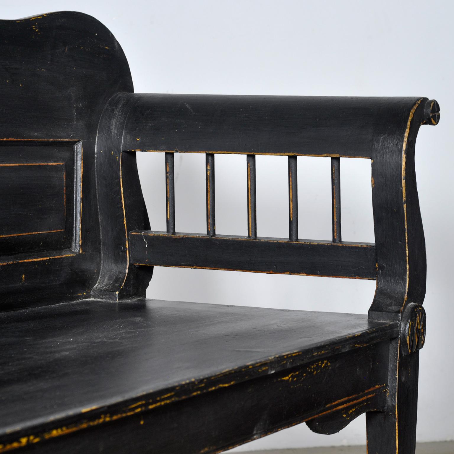 Banc ancien en pin noir, années 1900 en vente 6