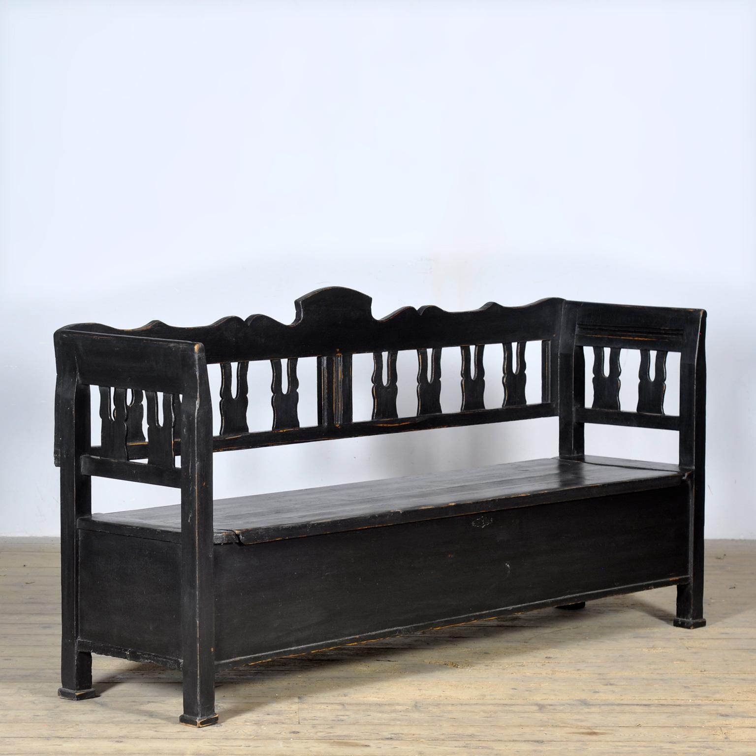 Rustique Banc ancien en pin noir, années 1900 en vente