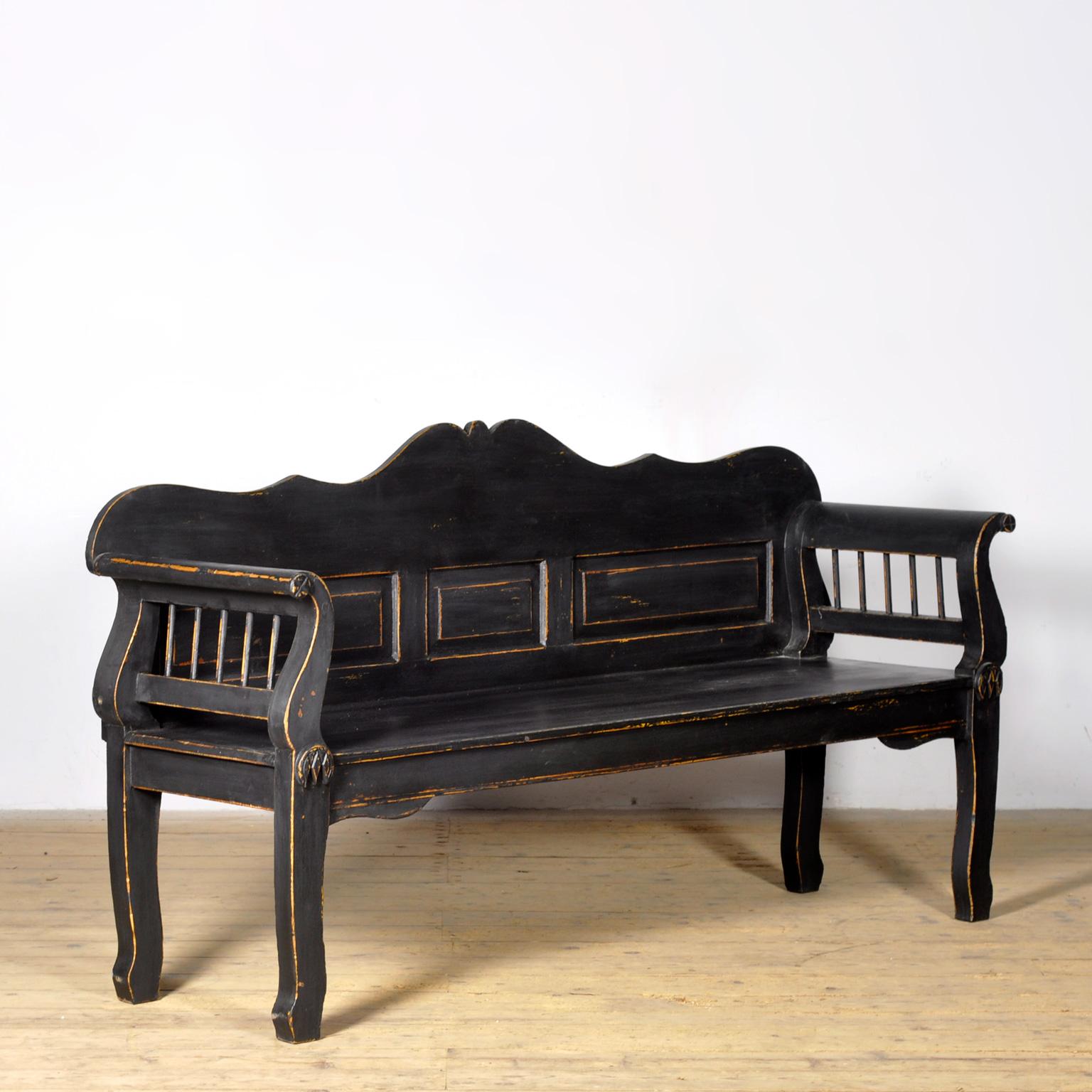 Rustique Banc ancien en pin noir, années 1900 en vente