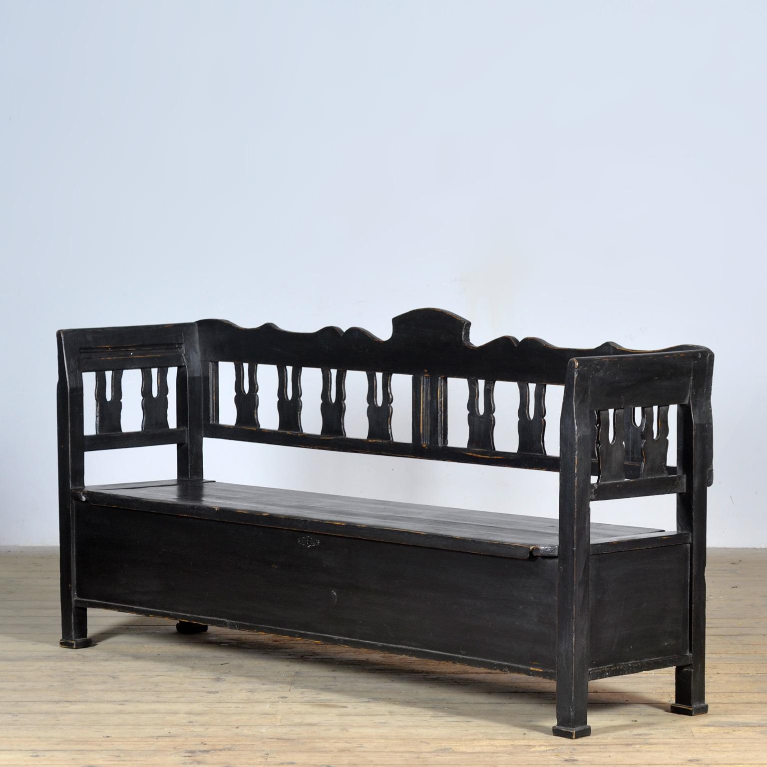 Hongrois Banc ancien en pin noir, années 1900 en vente