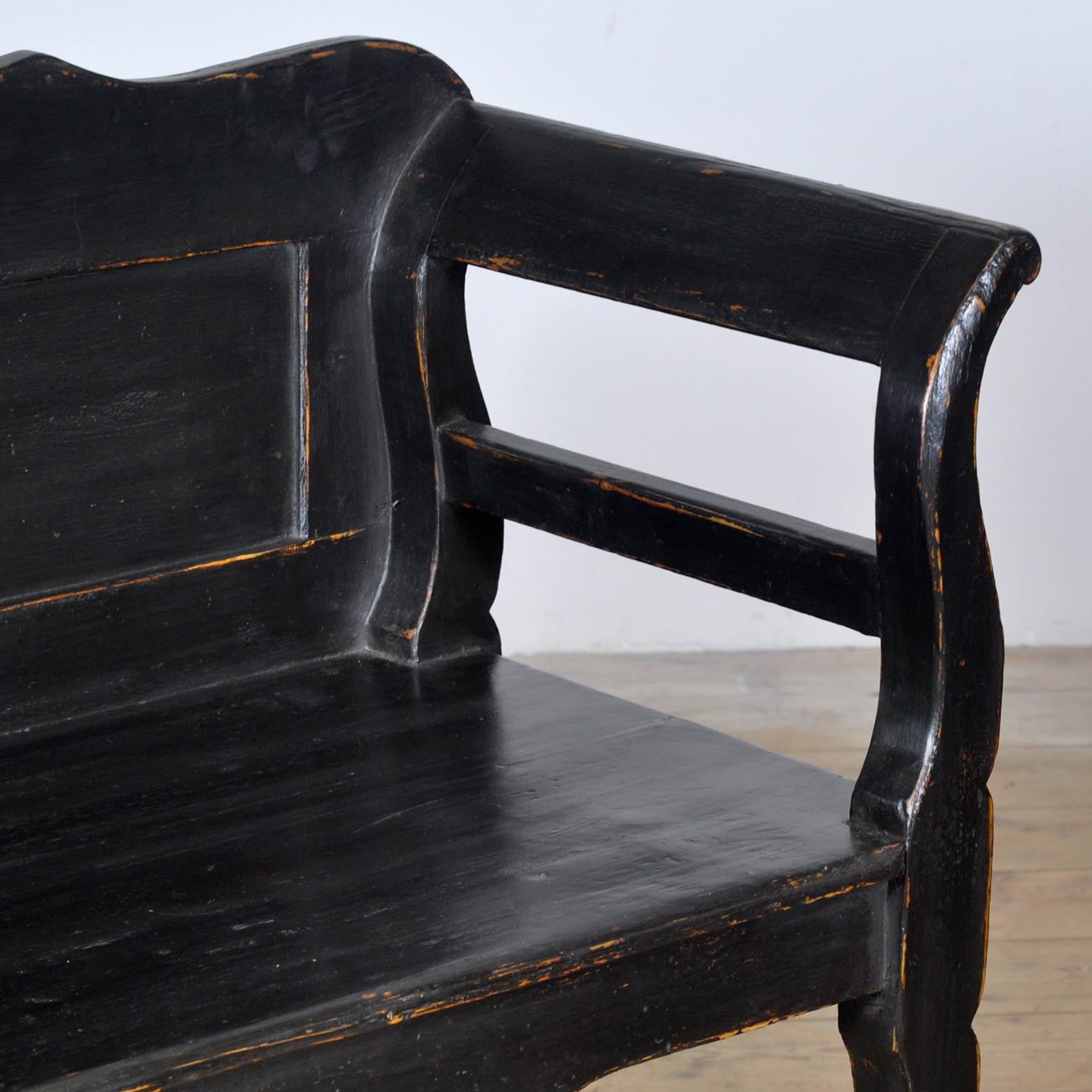 Antique black Pine Bench, 1920s In Good Condition In Amsterdam, Noord Holland
