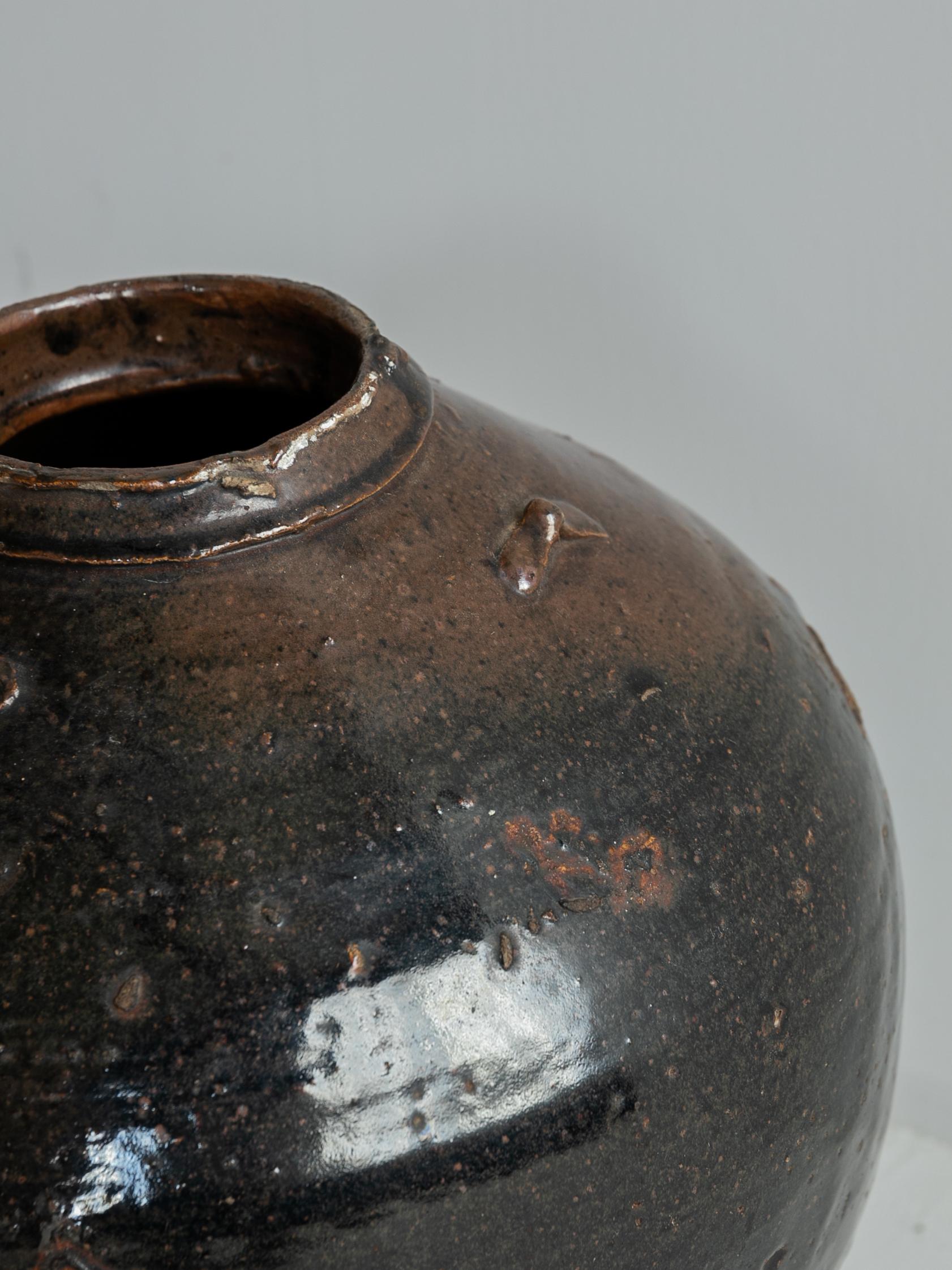 Antique Black Pottery Jar / 1500s / Wabi-Sabi Tsubo / Beautiful Vase In Good Condition In Sammu-shi, Chiba