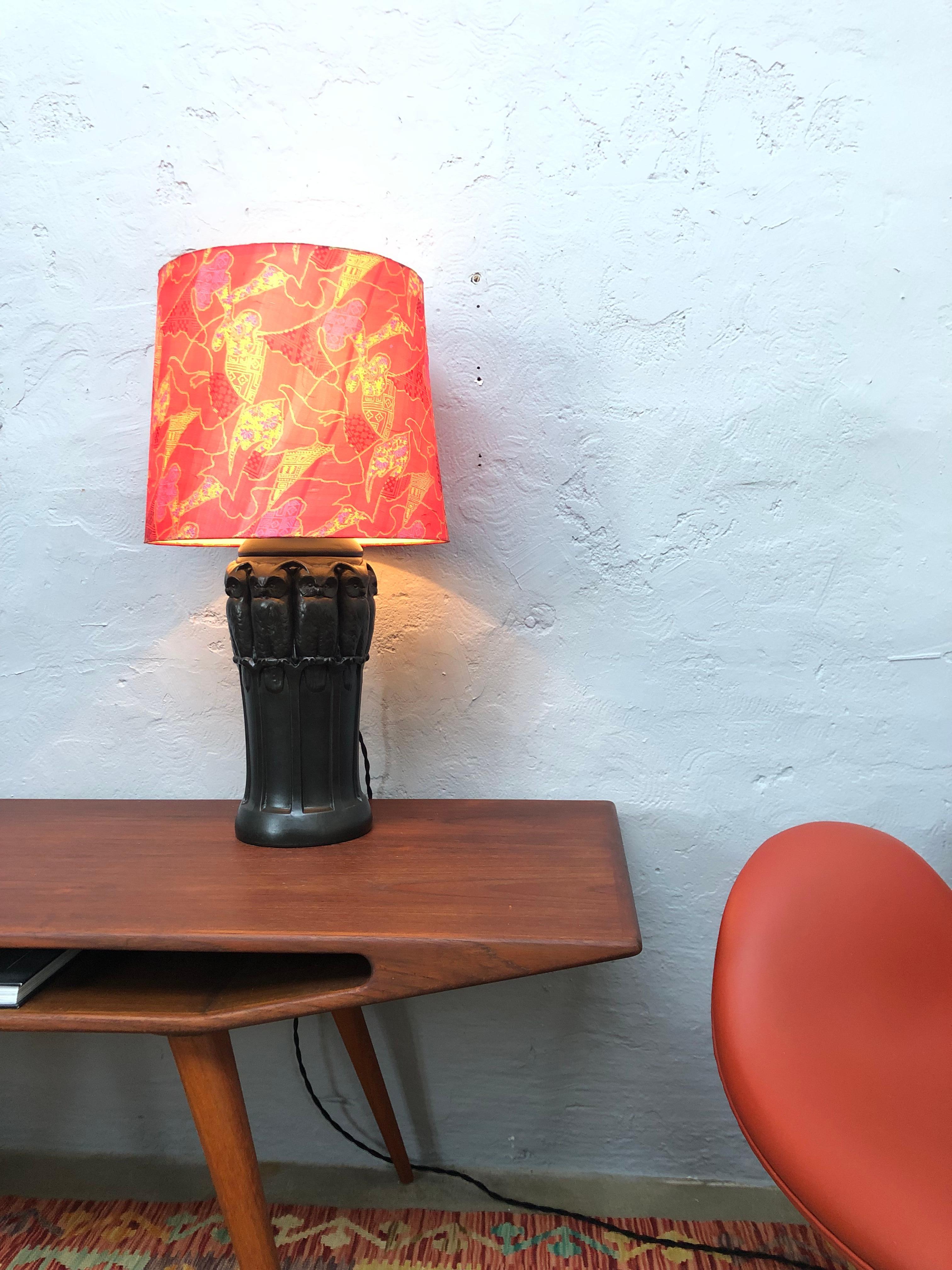 Lampe de bureau en poterie noire ancienne en forme de hibou par L. Hjorth de Bornholm en vente 6