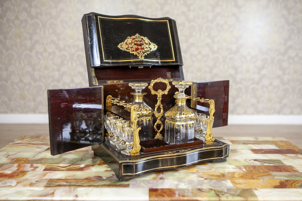 Licorera de palisandro negro del siglo XIX al estilo de Napoleón III
