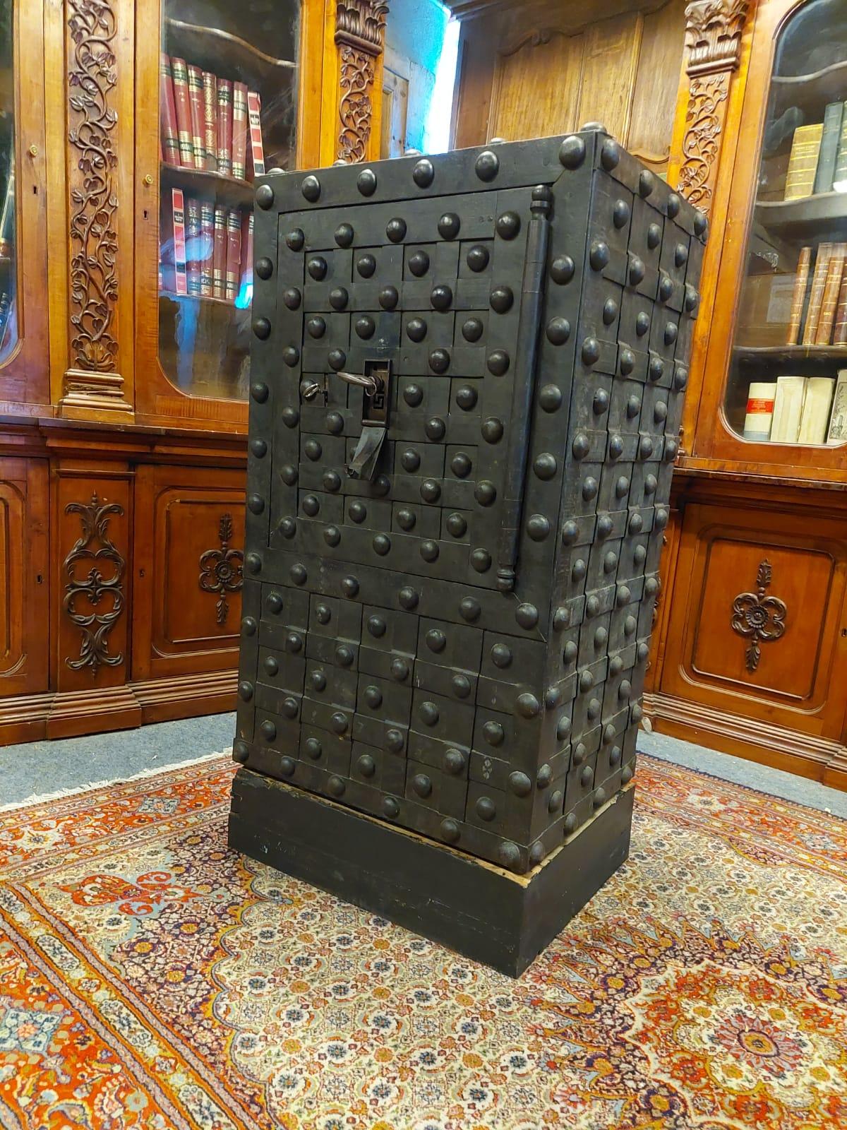 Antique black lacquered safe with studs, strongbox in wood and iron, all original including interiors (cleaned only) and keys, built entirely by hand in the 17th century for a castle in Italy
It has secret combinations for opening, will be supplied