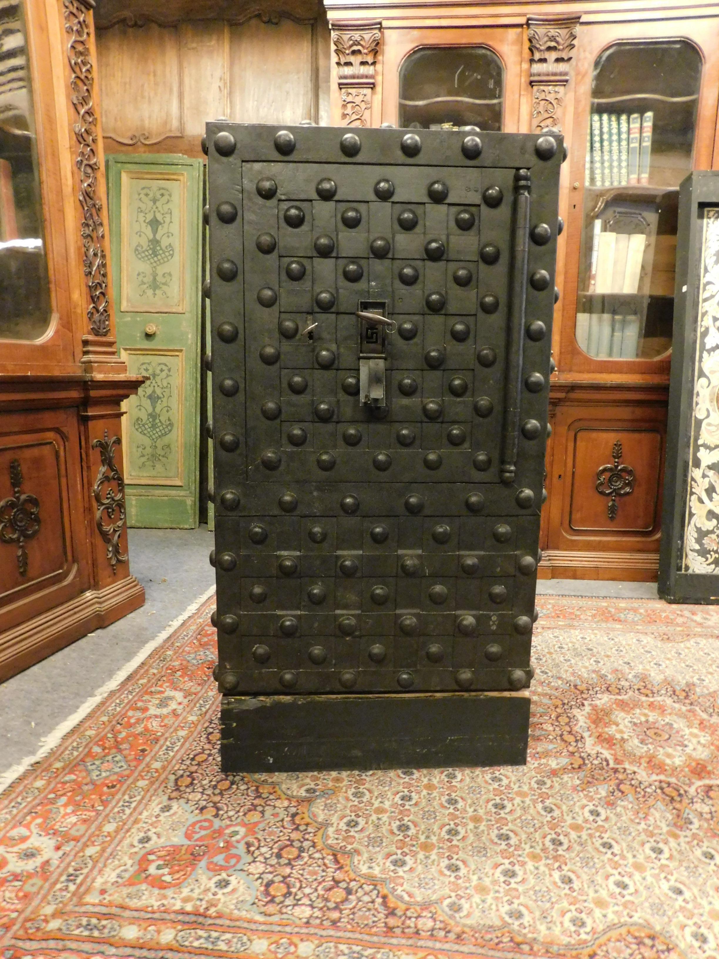 Italian Antique Black Safe, Strongbox in Wood & Iron, Original Keys, 17th Century Italy