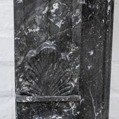 Antiker Kaminsims aus schwarzem St Anne's-Marmor im Napoleon-III-Stil