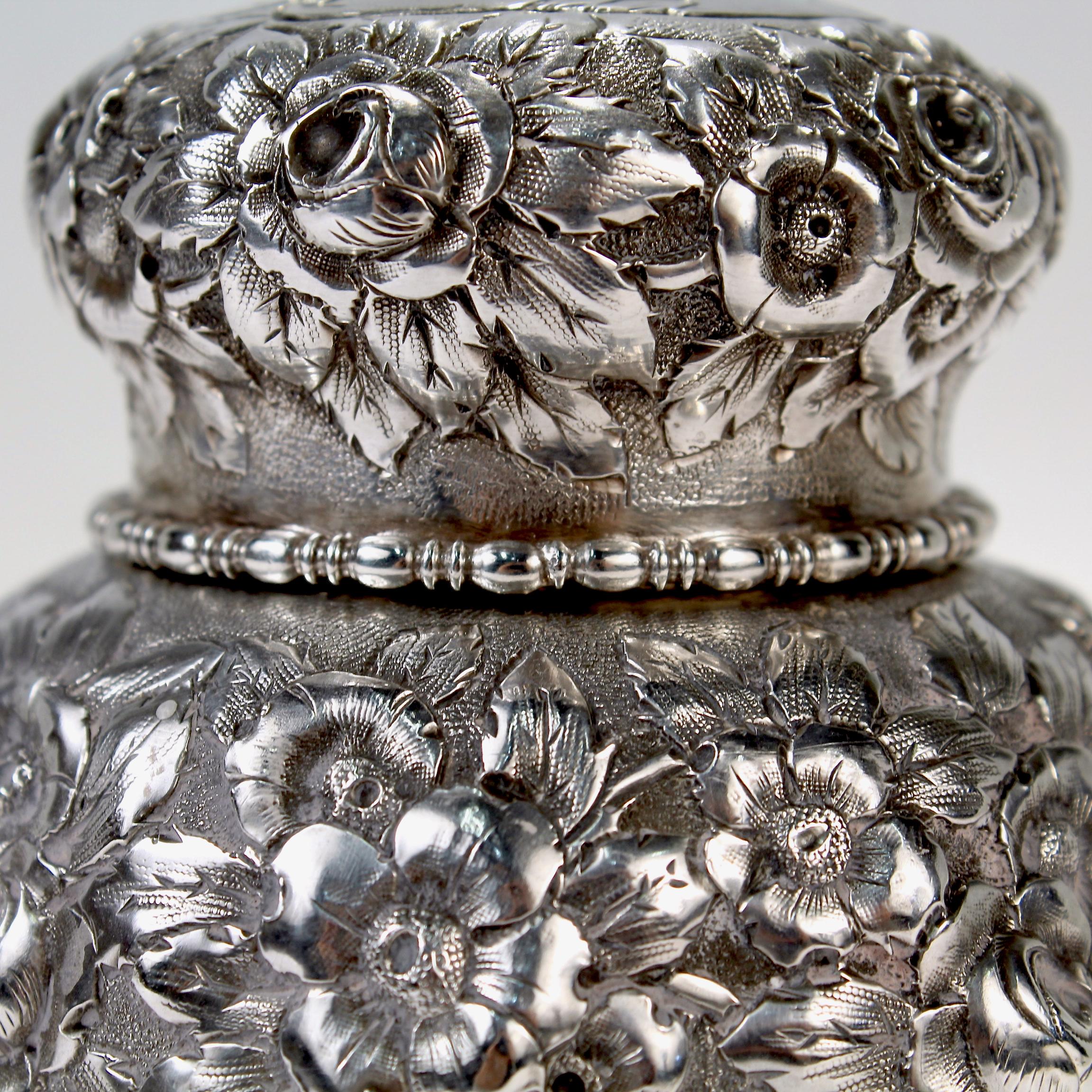 Antike antike schwarze, sternförmige und mattierte Repousse-Teekanne aus Sterlingsilber für Damen oder Herren