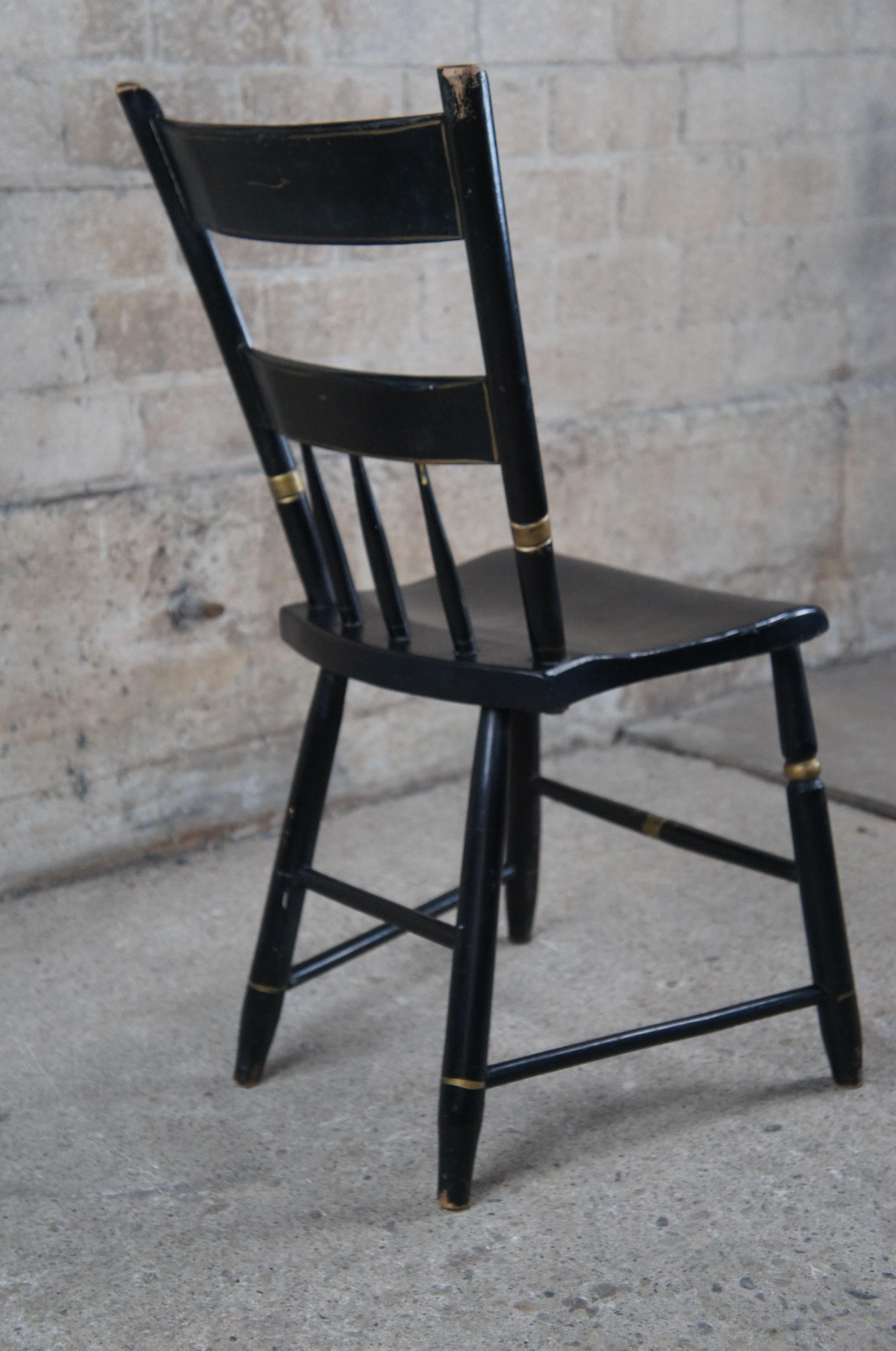 Antique Black Stenciled Hitchcock Style Plank Windsor Country Farmhouse Chair  In Good Condition In Dayton, OH