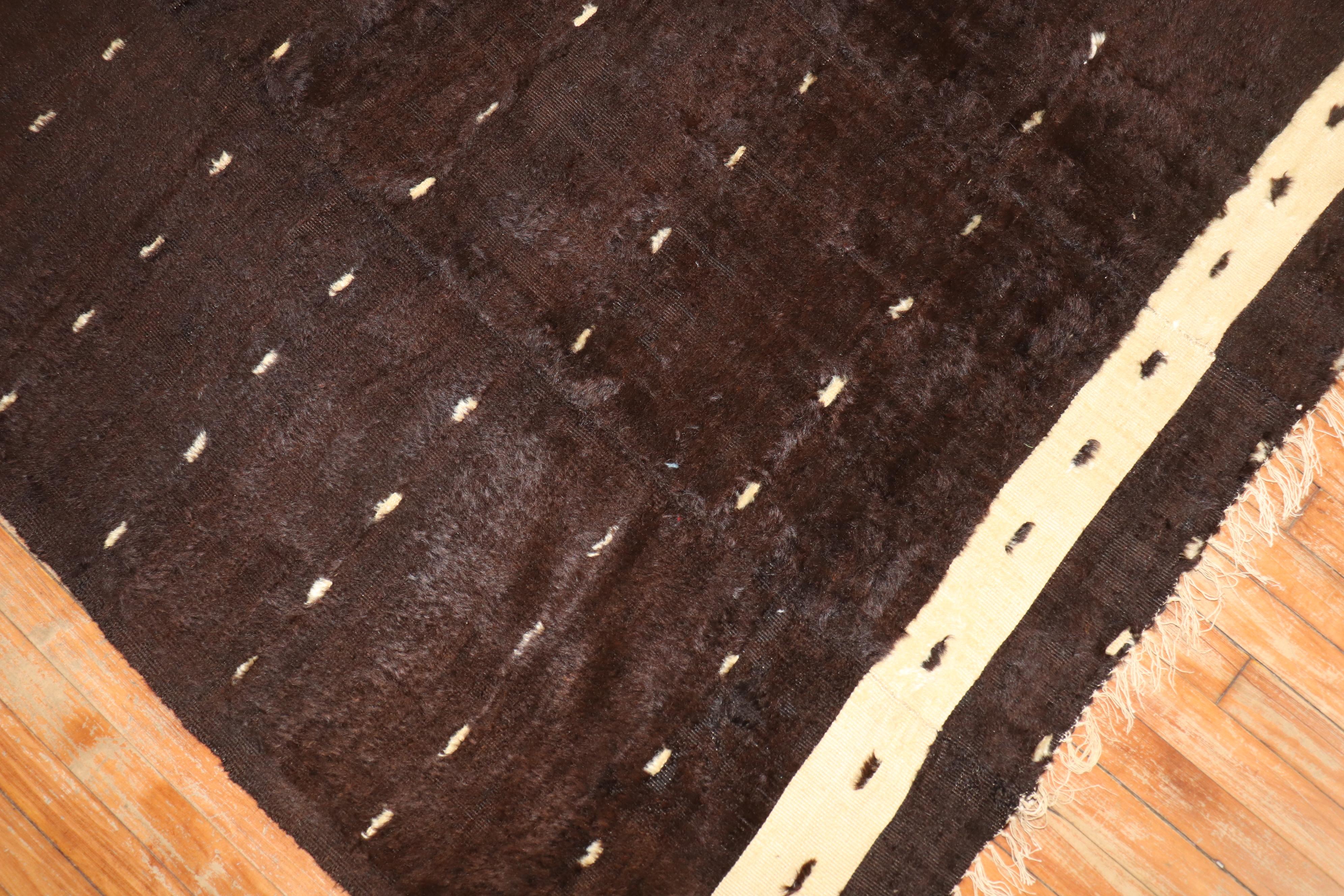 Antiker schwarzer türkischer Mohairteppich (Handgewebt) im Angebot