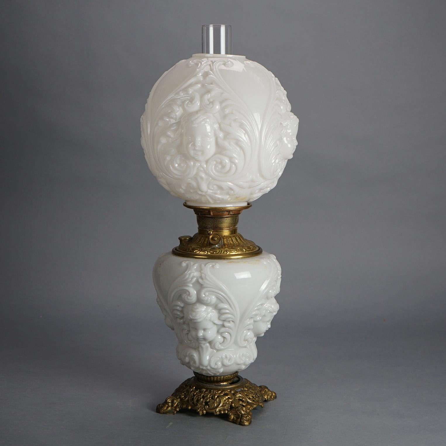 Ancienne lampe à huile Cupidon en laiton et bronze de Chine avec verre soufflé vers 1900 en vente 1