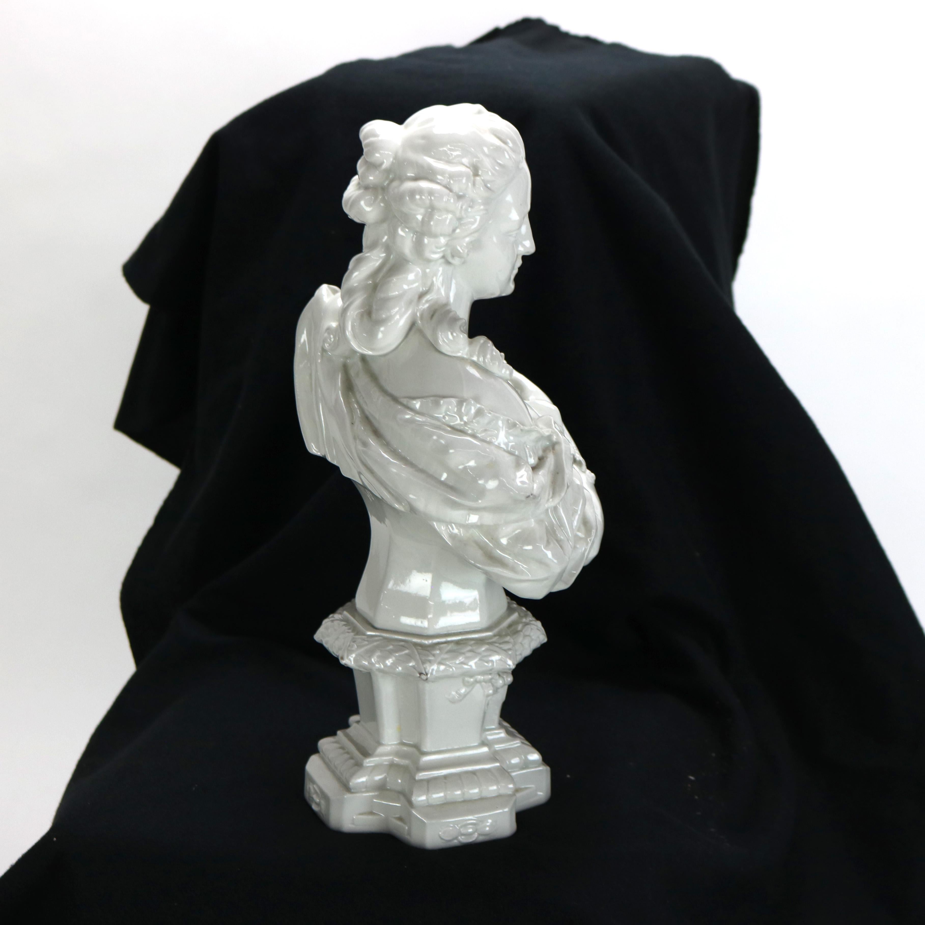 Antico busto di donna in ceramica classica Blanc De Chine firmato C1890 in vendita 8