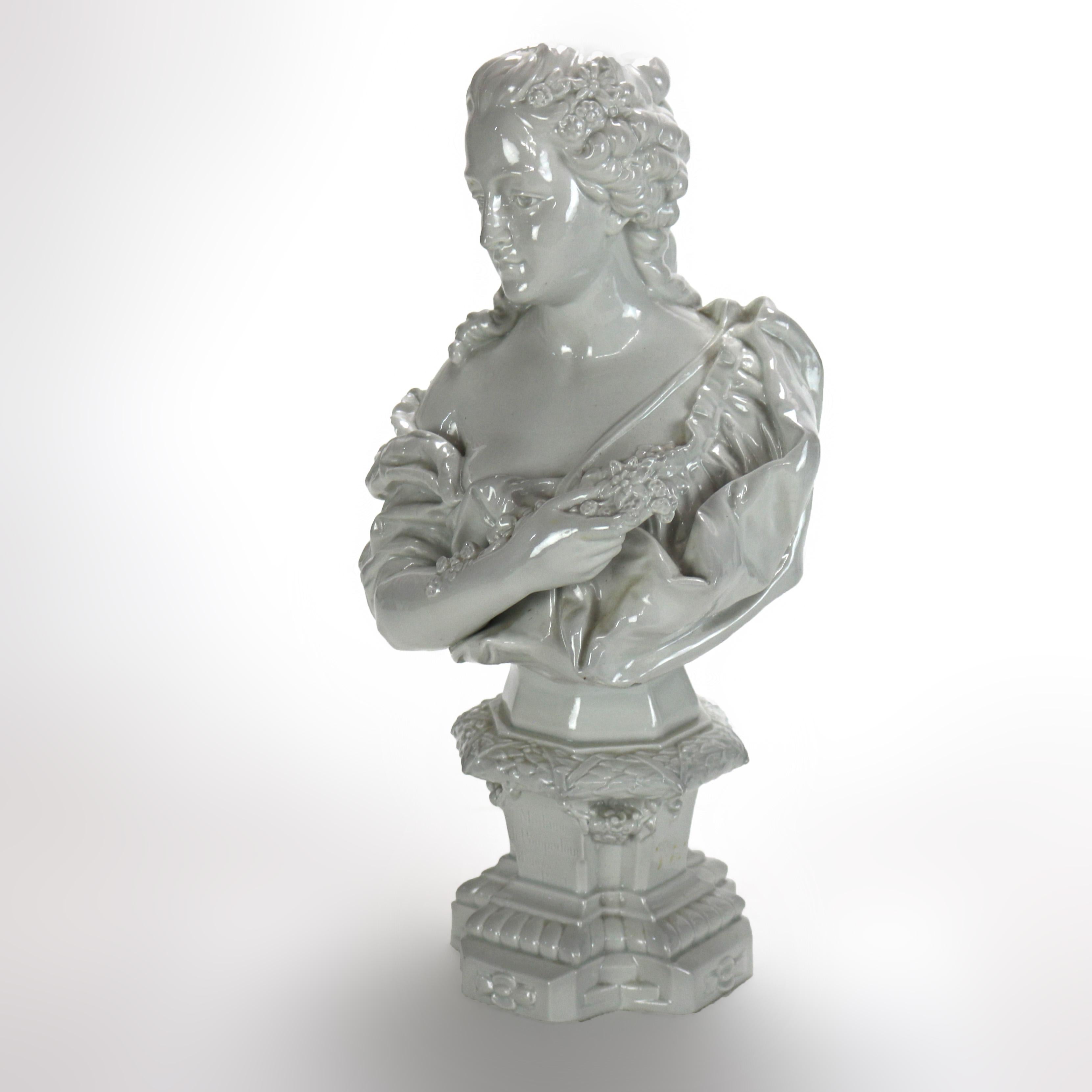 Antico busto di donna in ceramica classica Blanc De Chine firmato C1890 In condizioni buone in vendita a Big Flats, NY