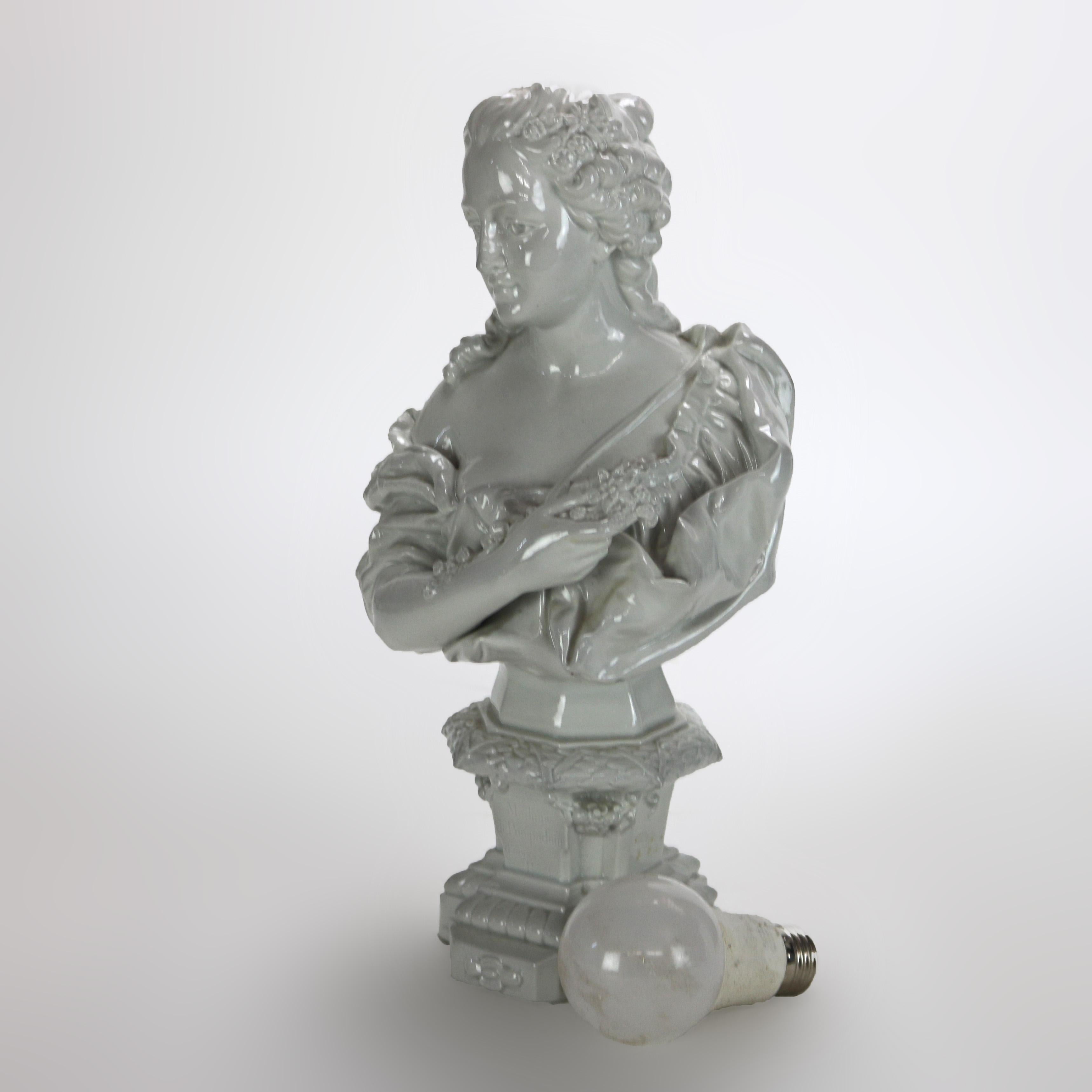 XIX secolo Antico busto di donna in ceramica classica Blanc De Chine firmato C1890 in vendita