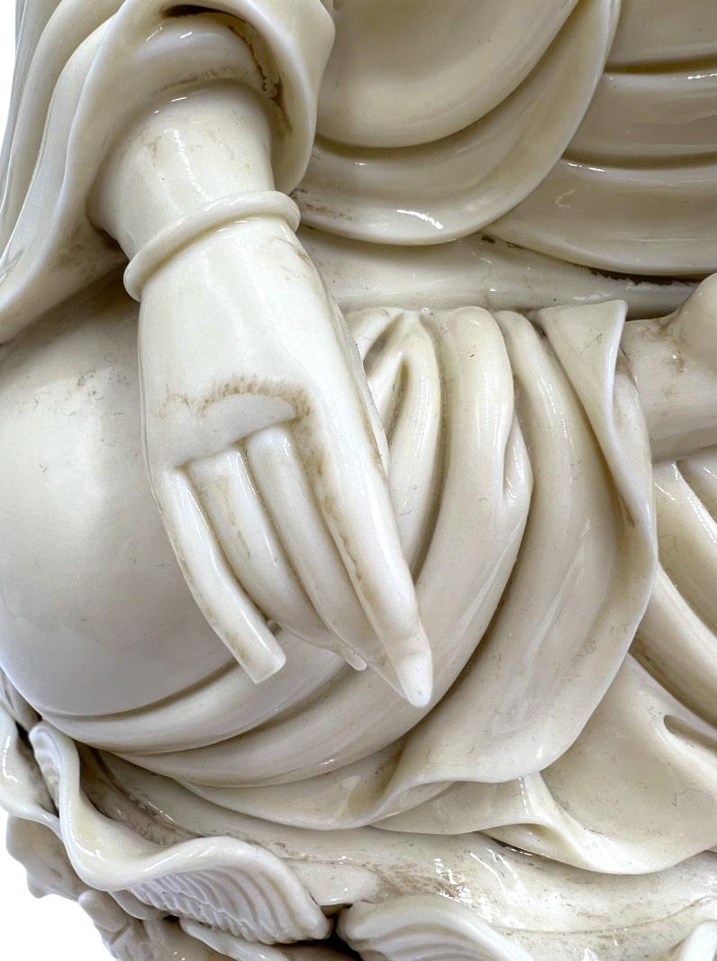 Antique Blanc De Chine Porcelain Figurine of Guanyin For Sale 1