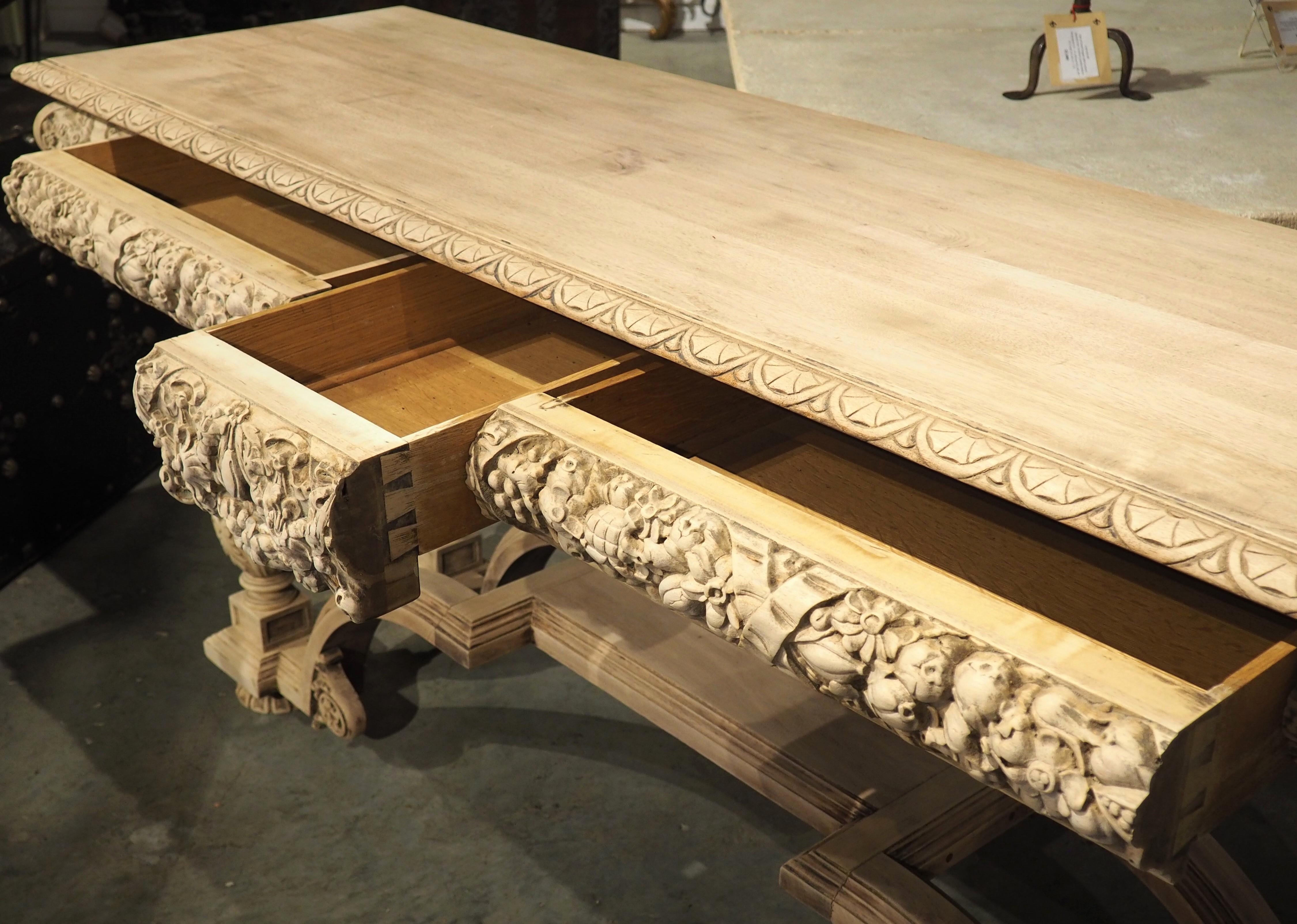 Table console ancienne en bois de noyer blanchi, fin des années 1800 en vente 4