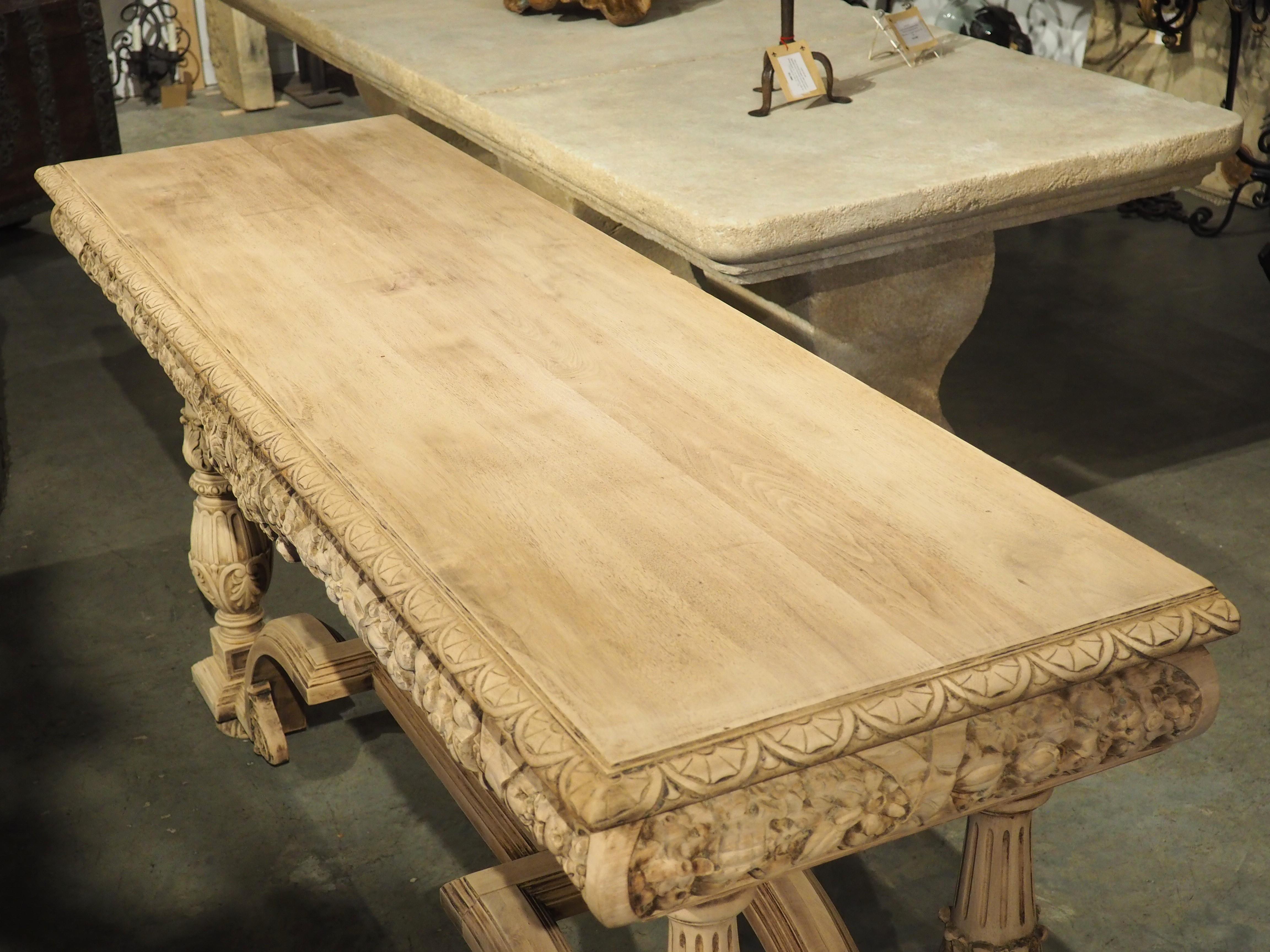 Table console ancienne en bois de noyer blanchi, fin des années 1800 en vente 11